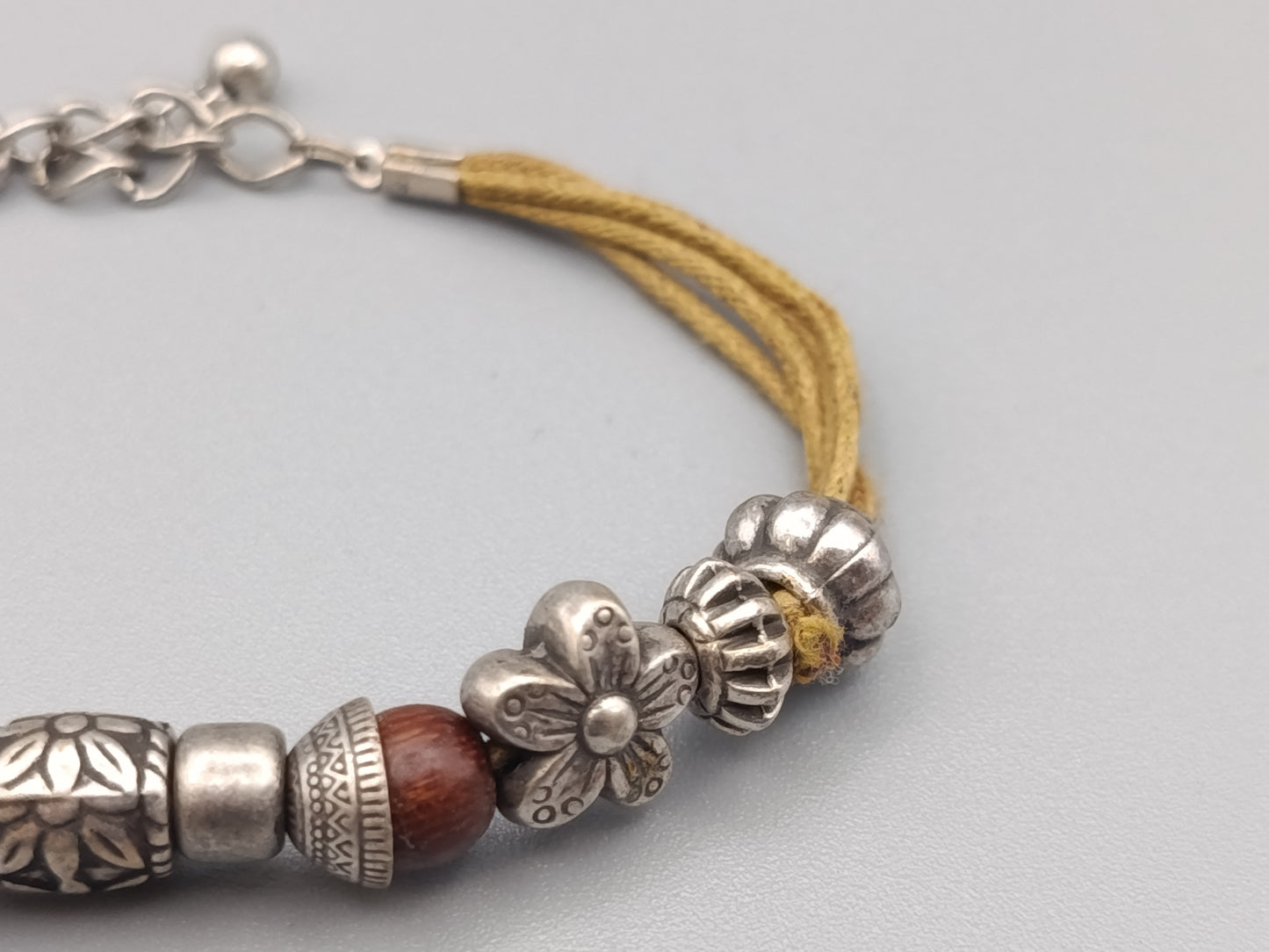 Rustikales Damen Armband Charmanter Ethno Stil
