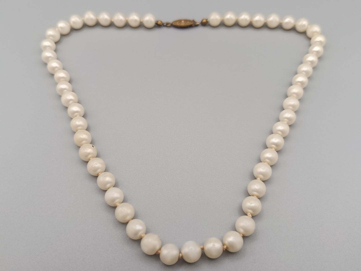Klassische Perlen Kette in Weiß Vintage Schließe