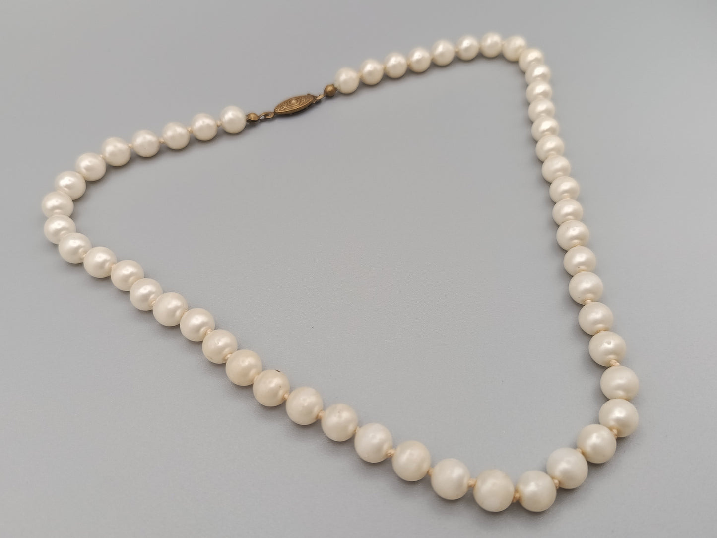 Klassische Perlen Kette in Weiß Vintage Schließe