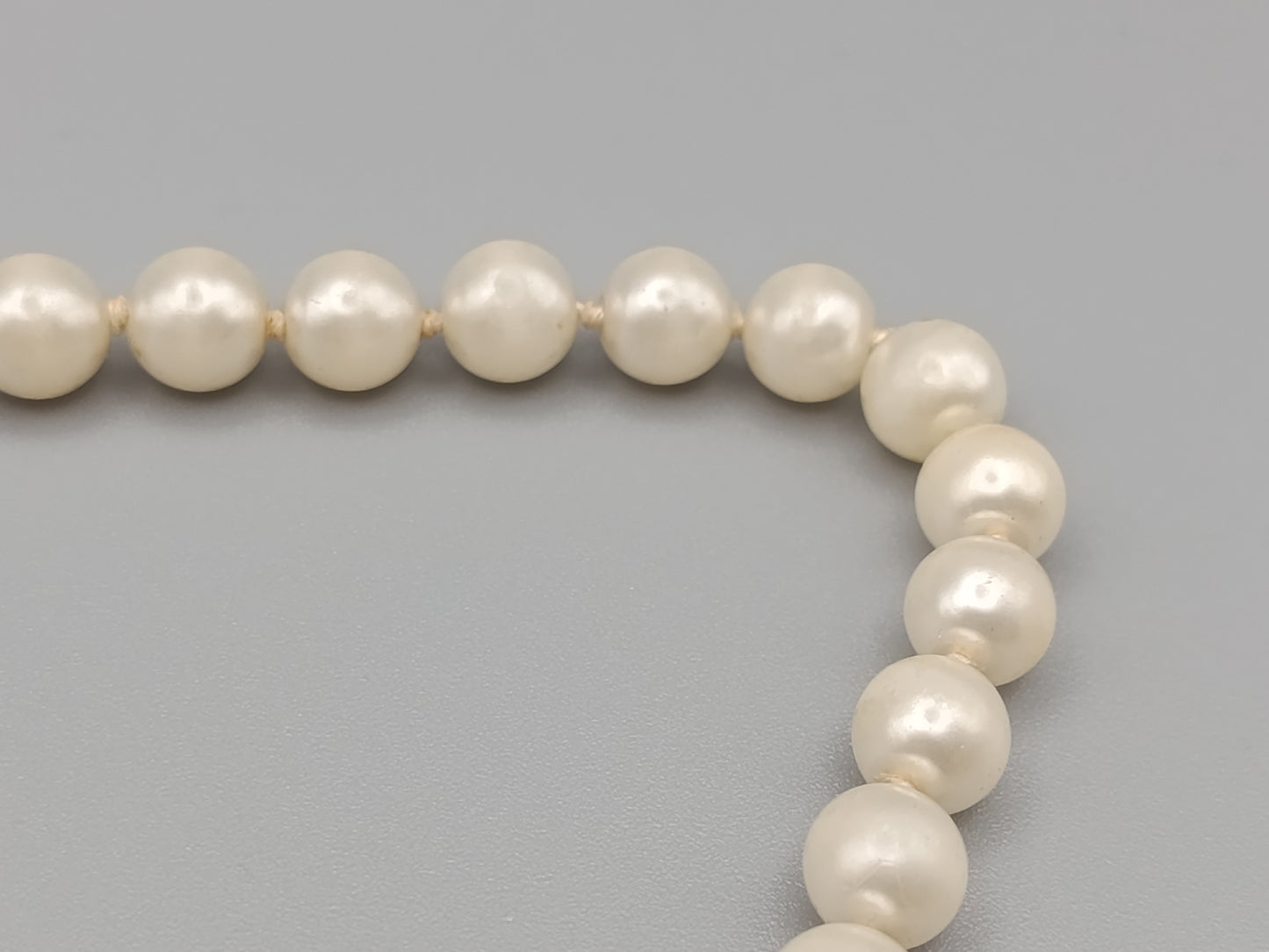 Klassische Perlen Kette in Weiß Vintage Schließe