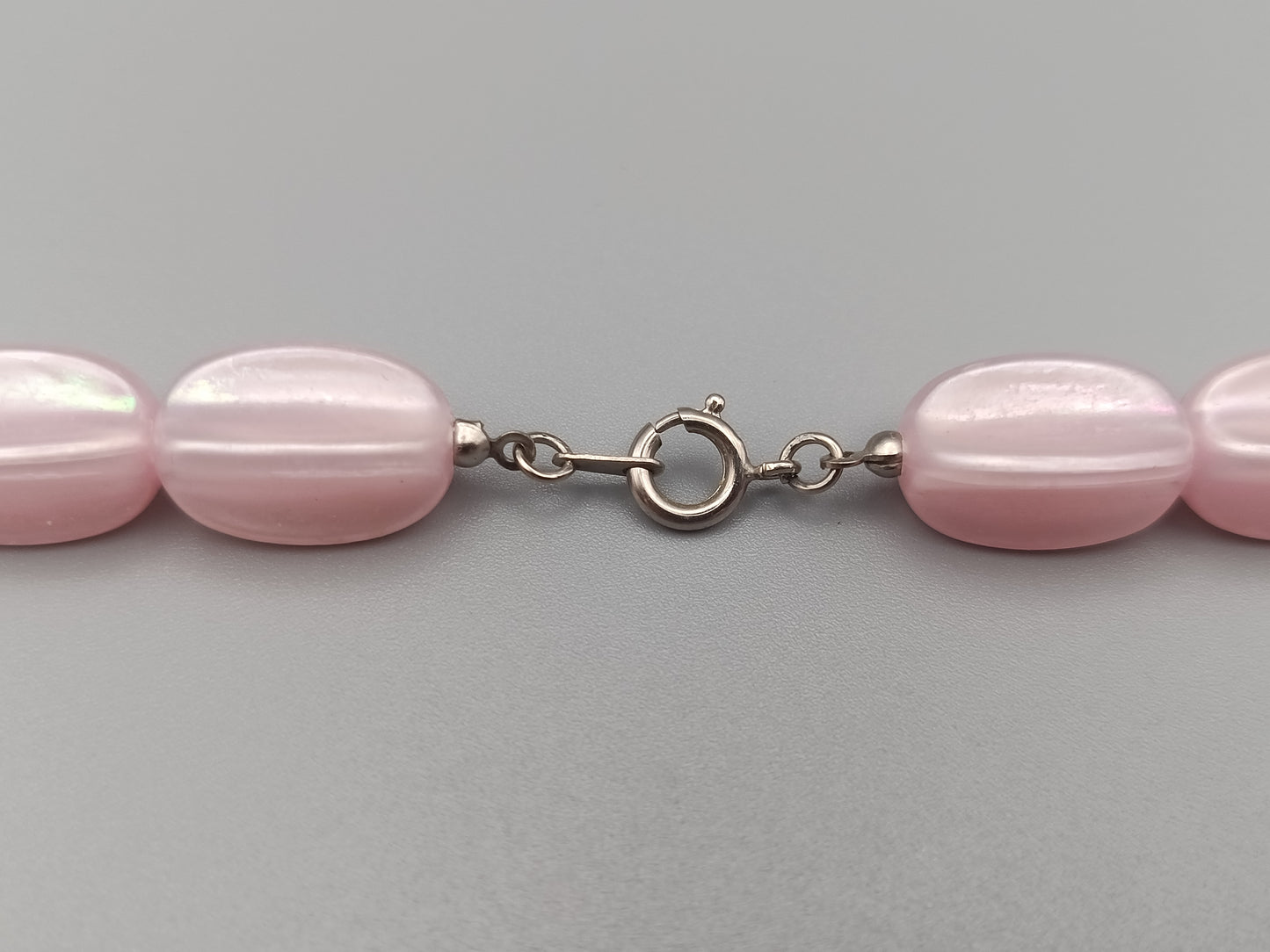 Moderne Damen Perlmutteffekt Kette in Rosa