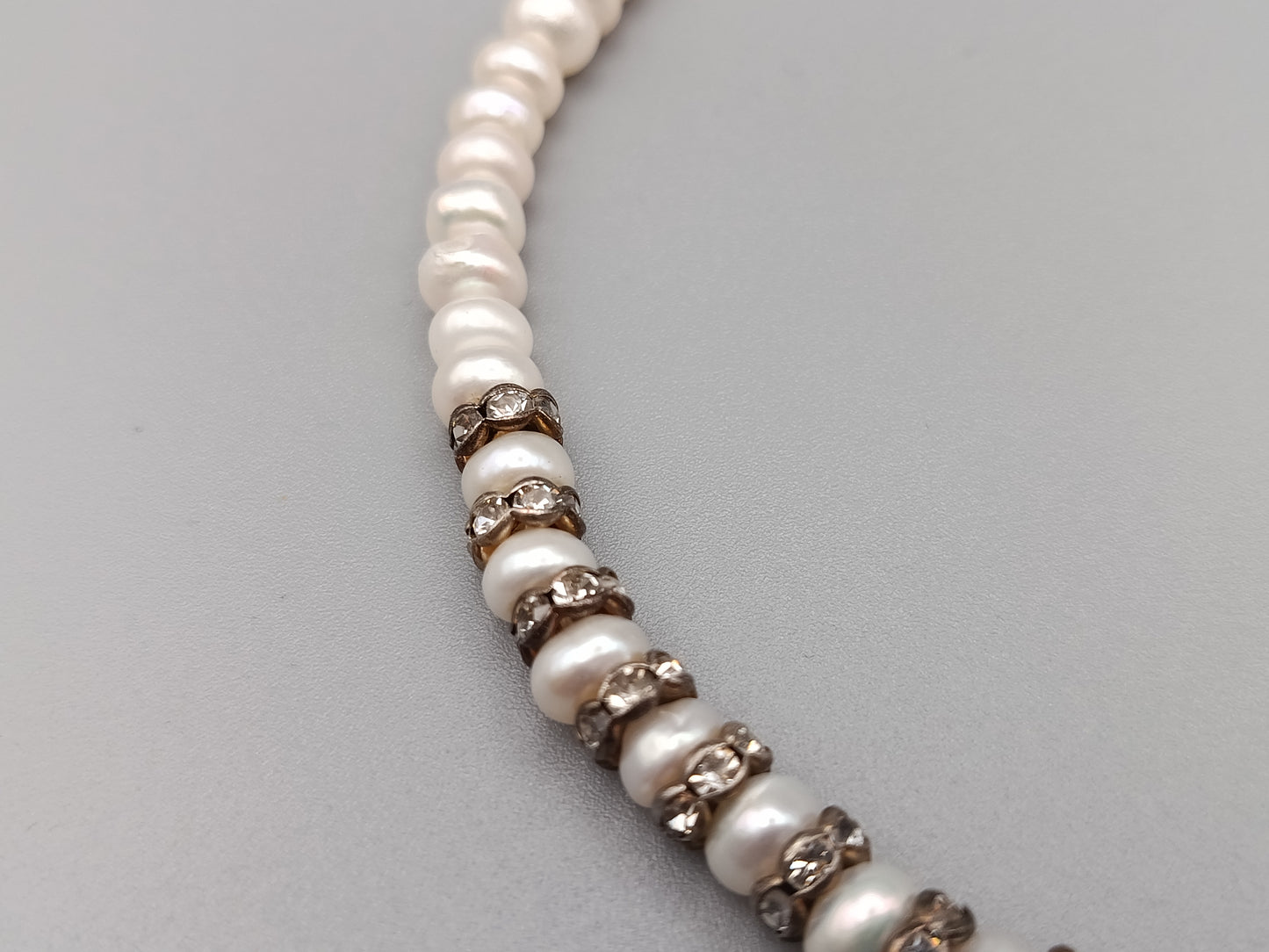 Elegante Damen Perlen Kette mit funkelnden Strass