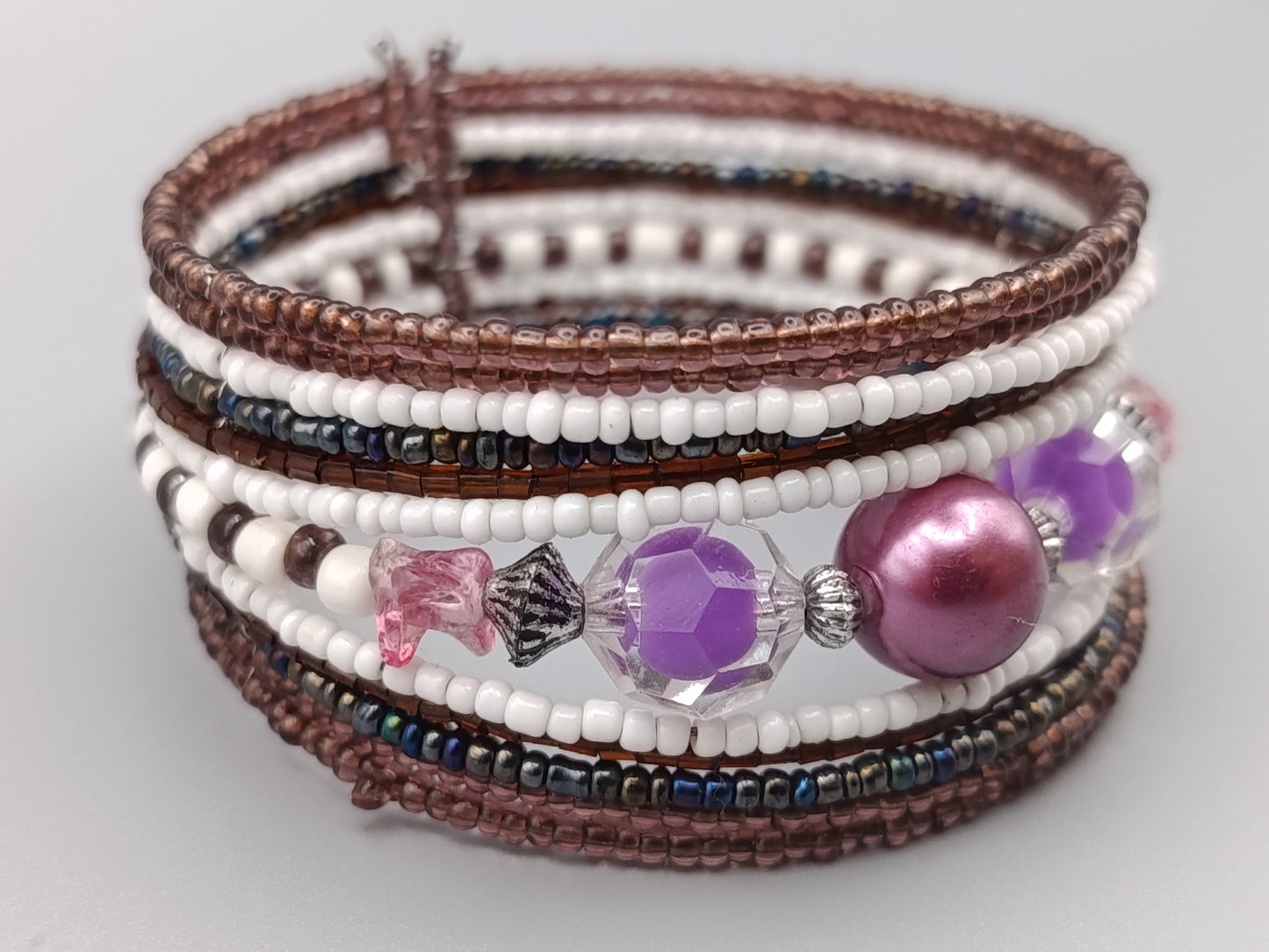 Mehrreihiges Damen Perlen Armband in Lila und Braun