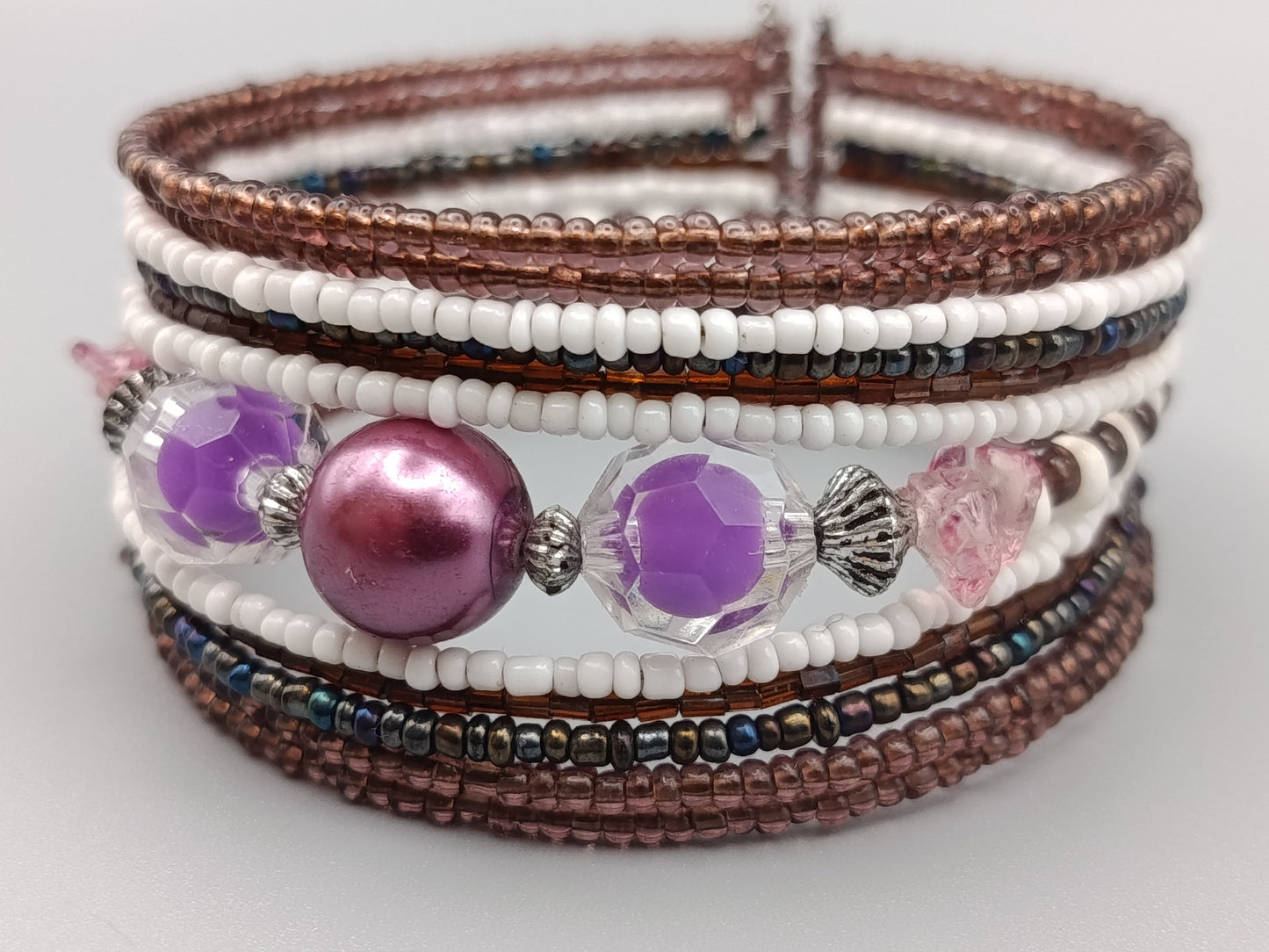 Mehrreihiges Damen Perlen Armband in Lila und Braun