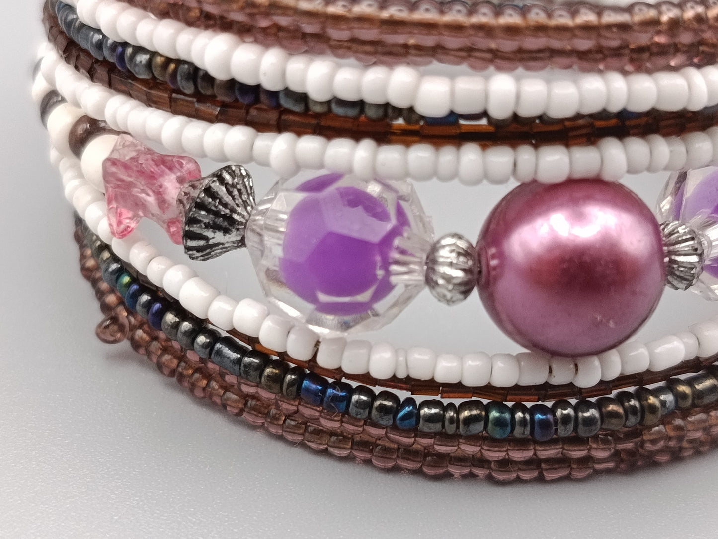 Mehrreihiges Damen Perlen Armband in Lila und Braun