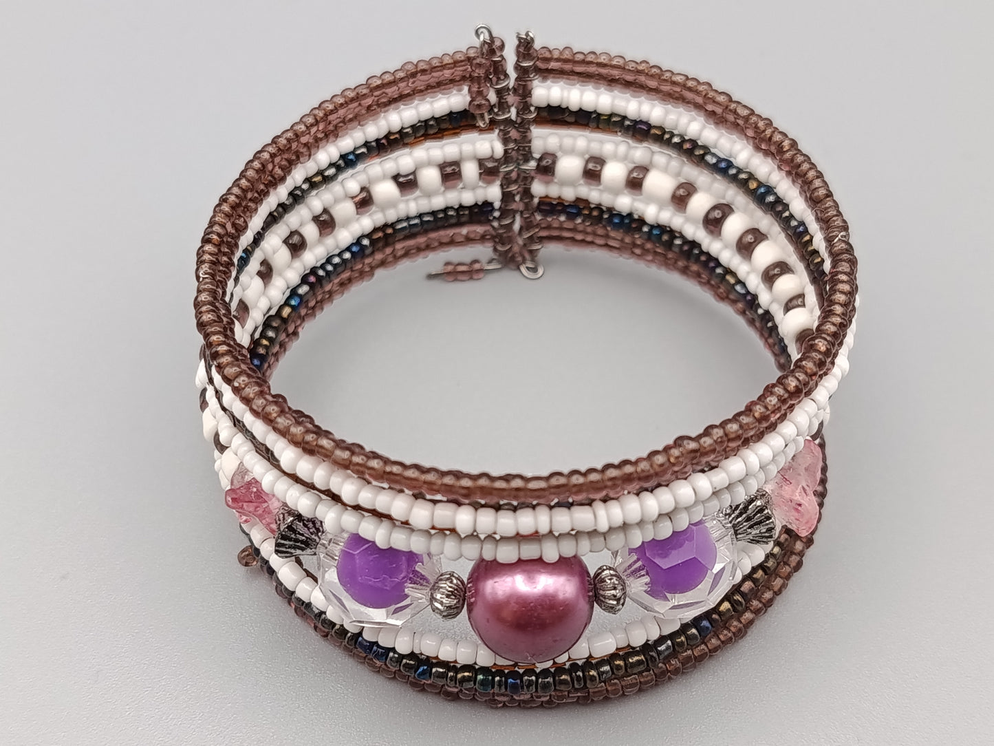 Mehrreihiges Damen Perlen Armband in Lila und Braun