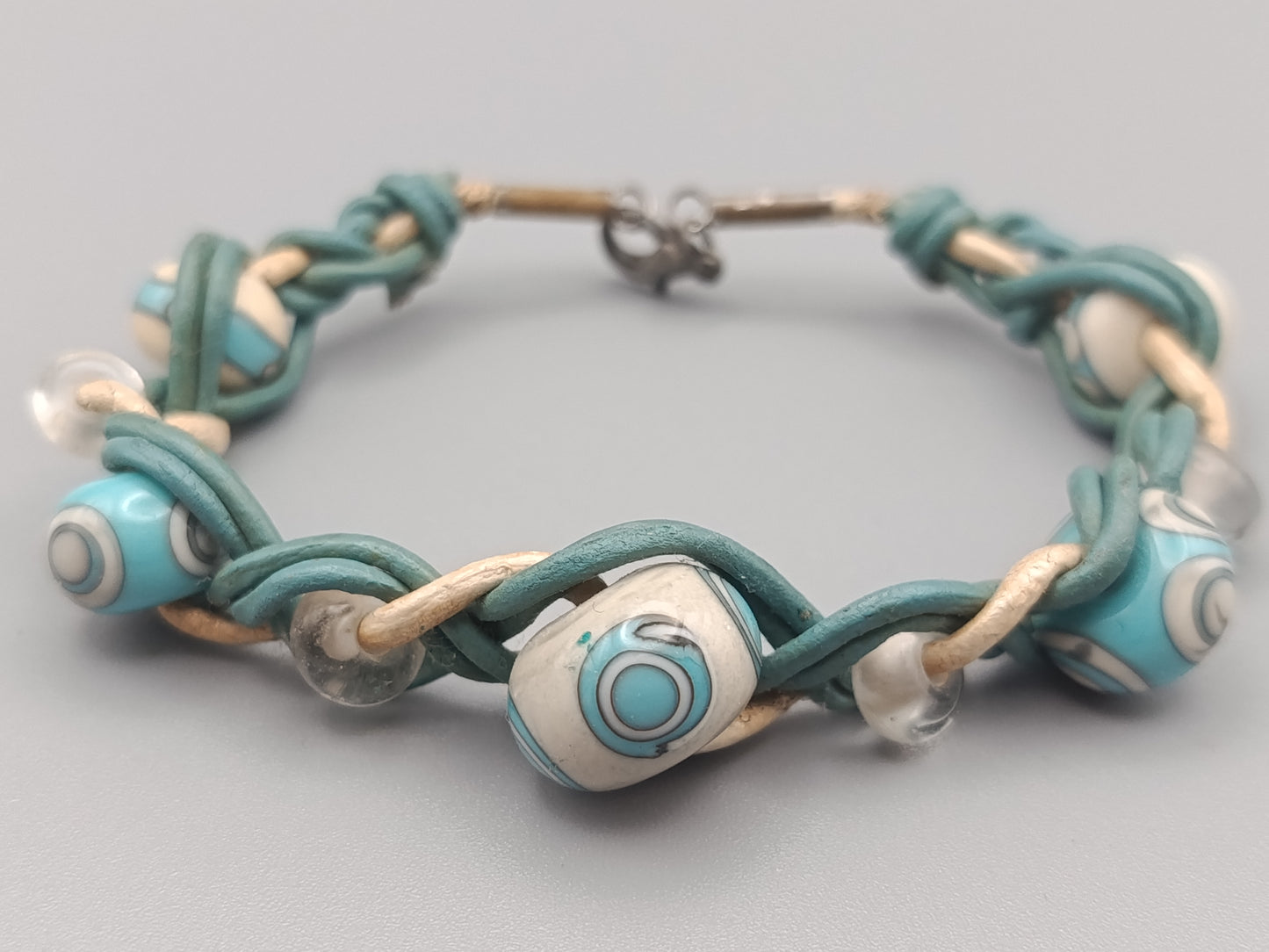 Modisches Damen Armband mit Keramikperlen