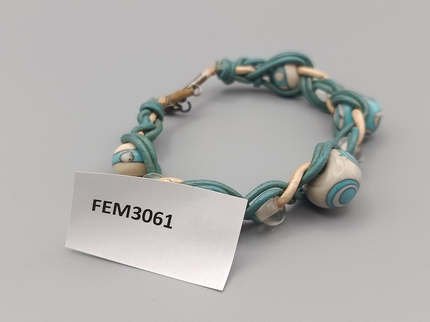 Modisches Damen Armband mit Keramikperlen