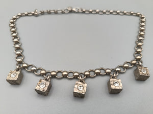 Auffällige Damen Kette mit Würfel-Anhängern