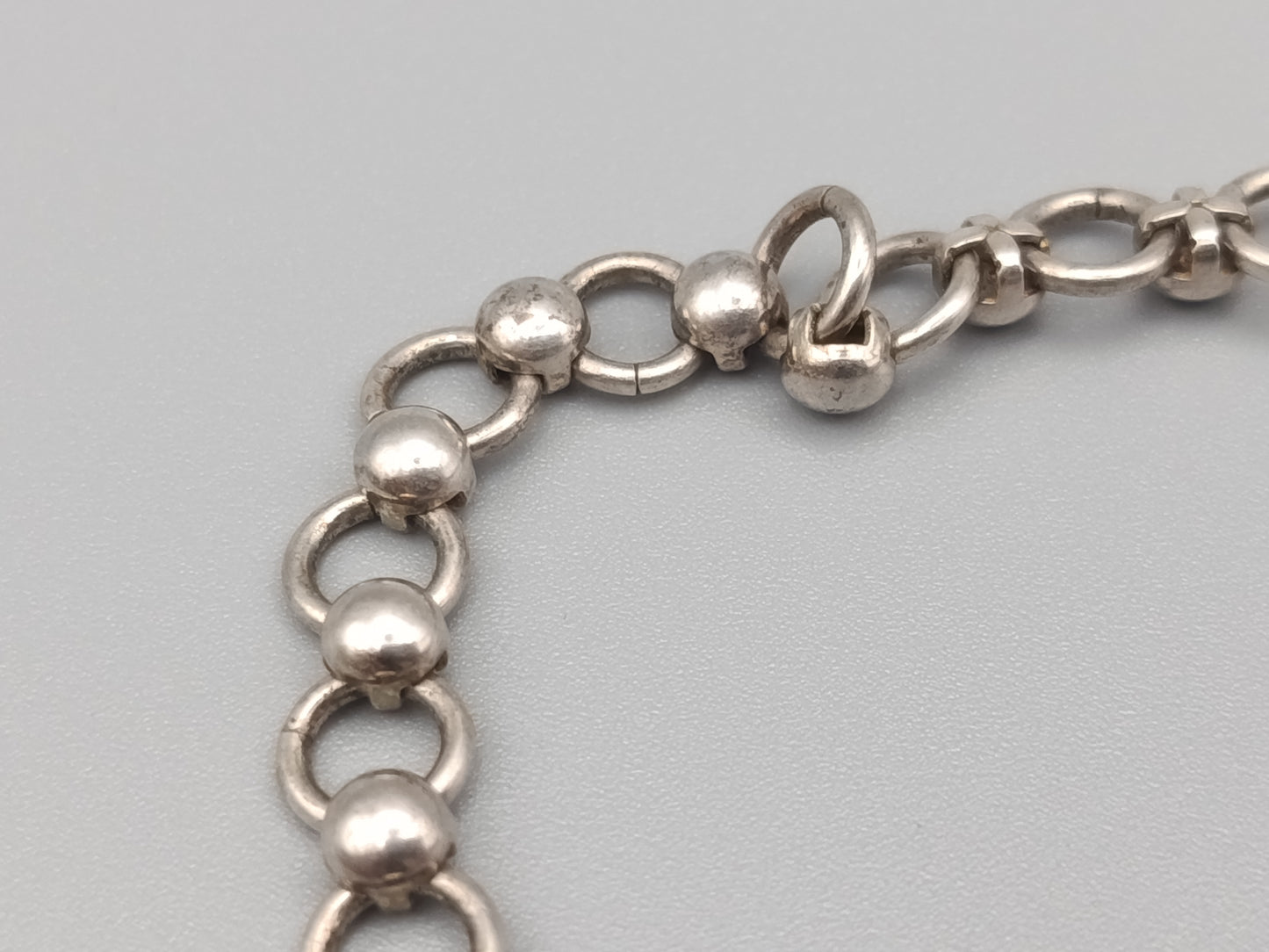 Auffällige Damen Kette mit Würfel-Anhängern
