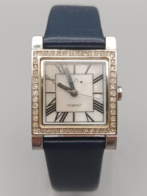 Elegante Damen Uhr mit Strassbesatz Klassisches
