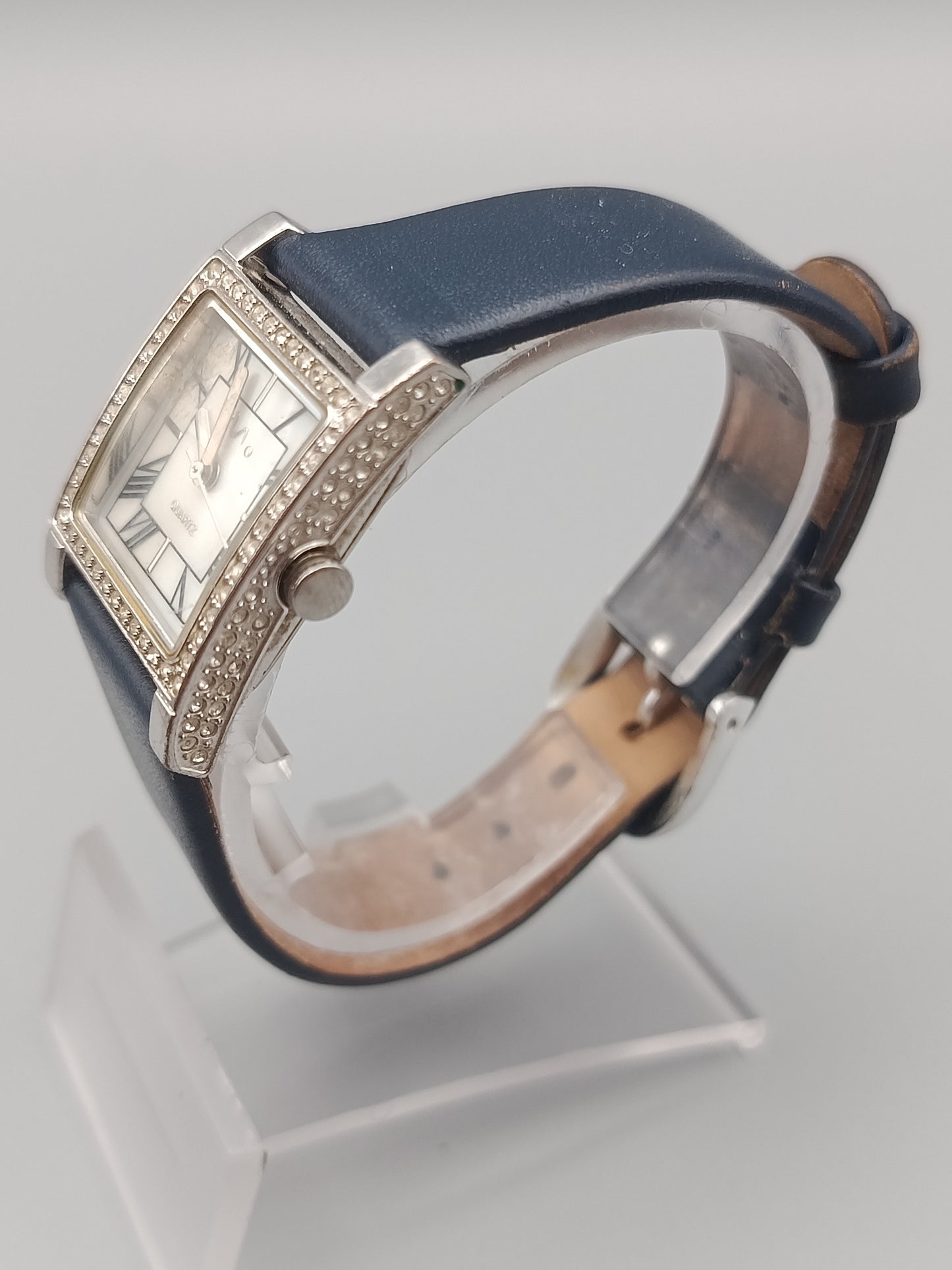 Elegante Damen Uhr mit Strassbesatz Klassisches