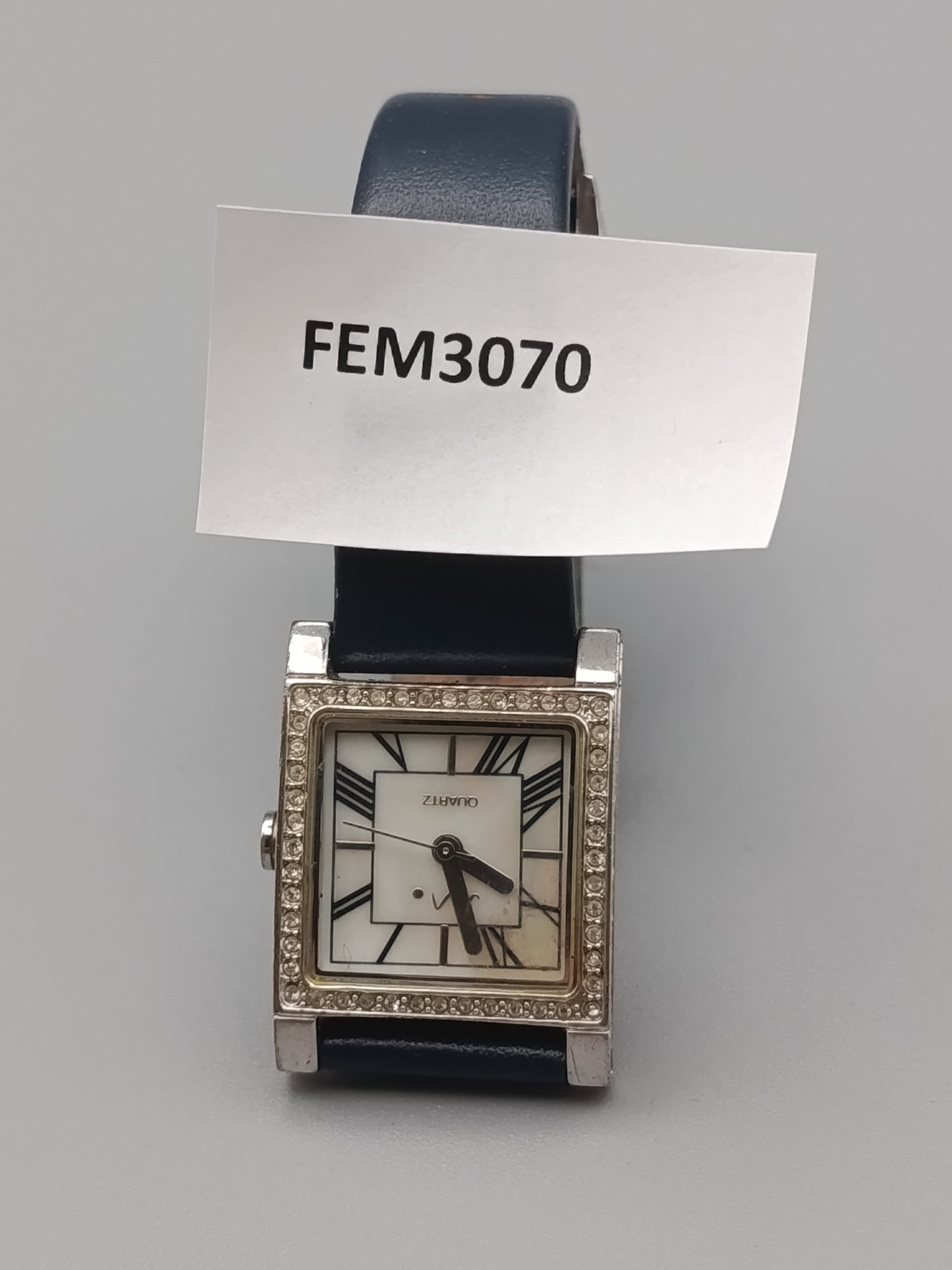 Elegante Damen Uhr mit Strassbesatz Klassisches