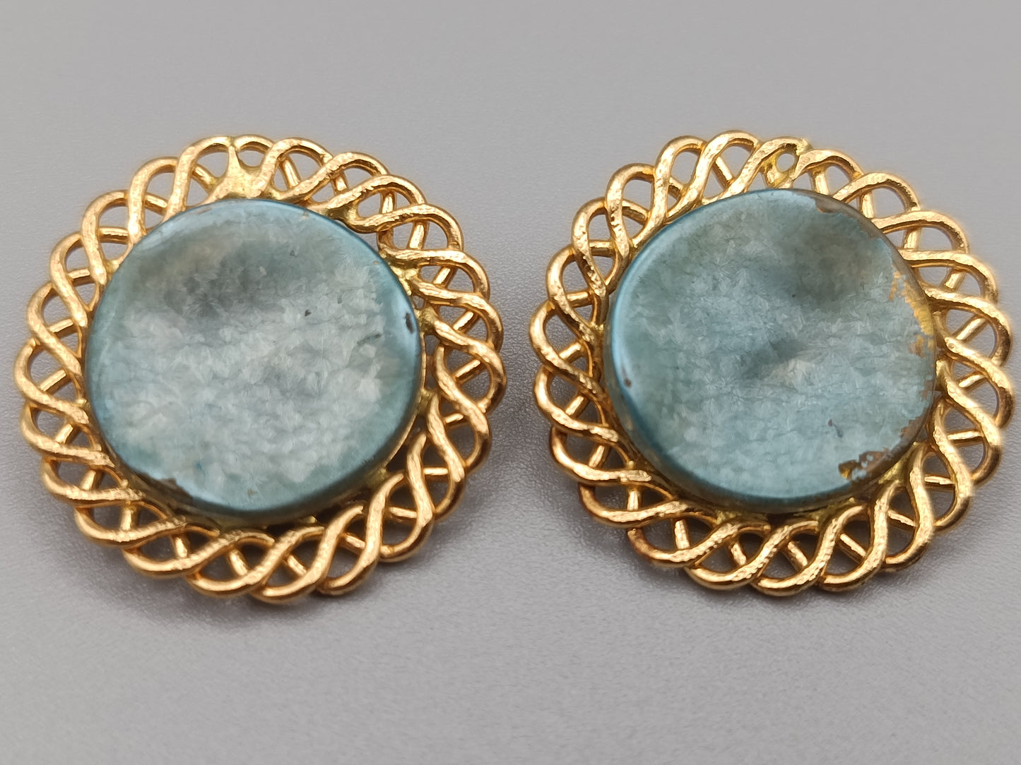 Elegante Vintage Ohrclips mit blau-grünem Stein