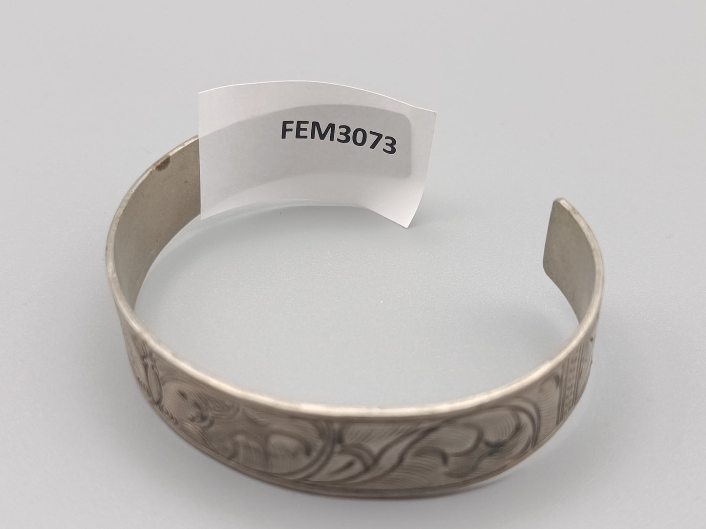 Klassische Damen Armspange mit Schmetterling