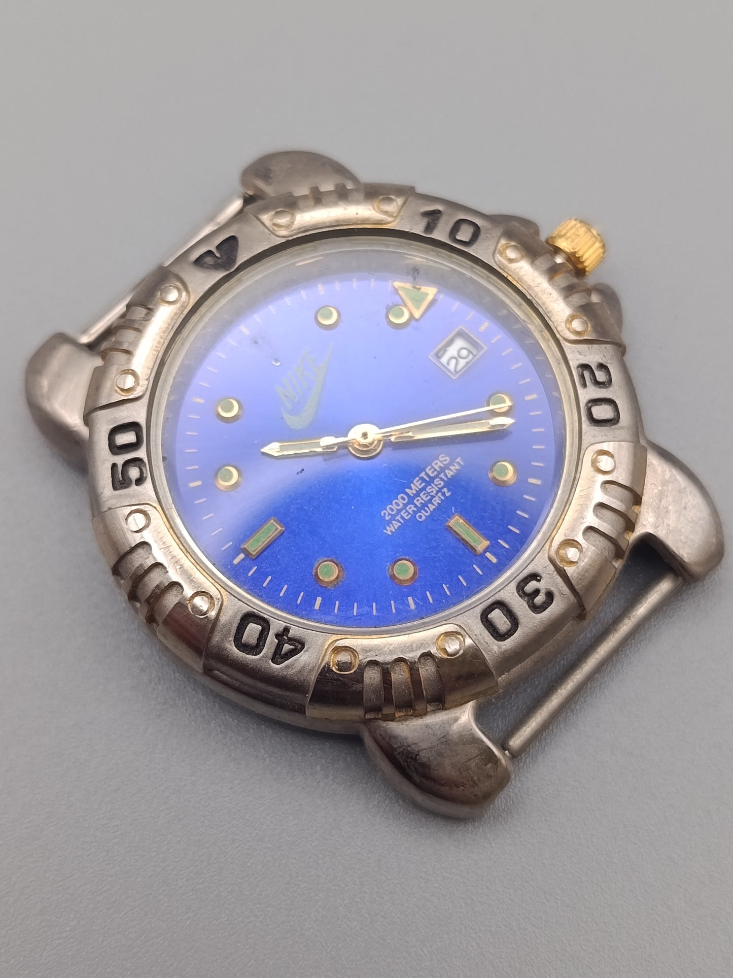 Sportliche Nike Herren Uhr Robustes Taucher-Design