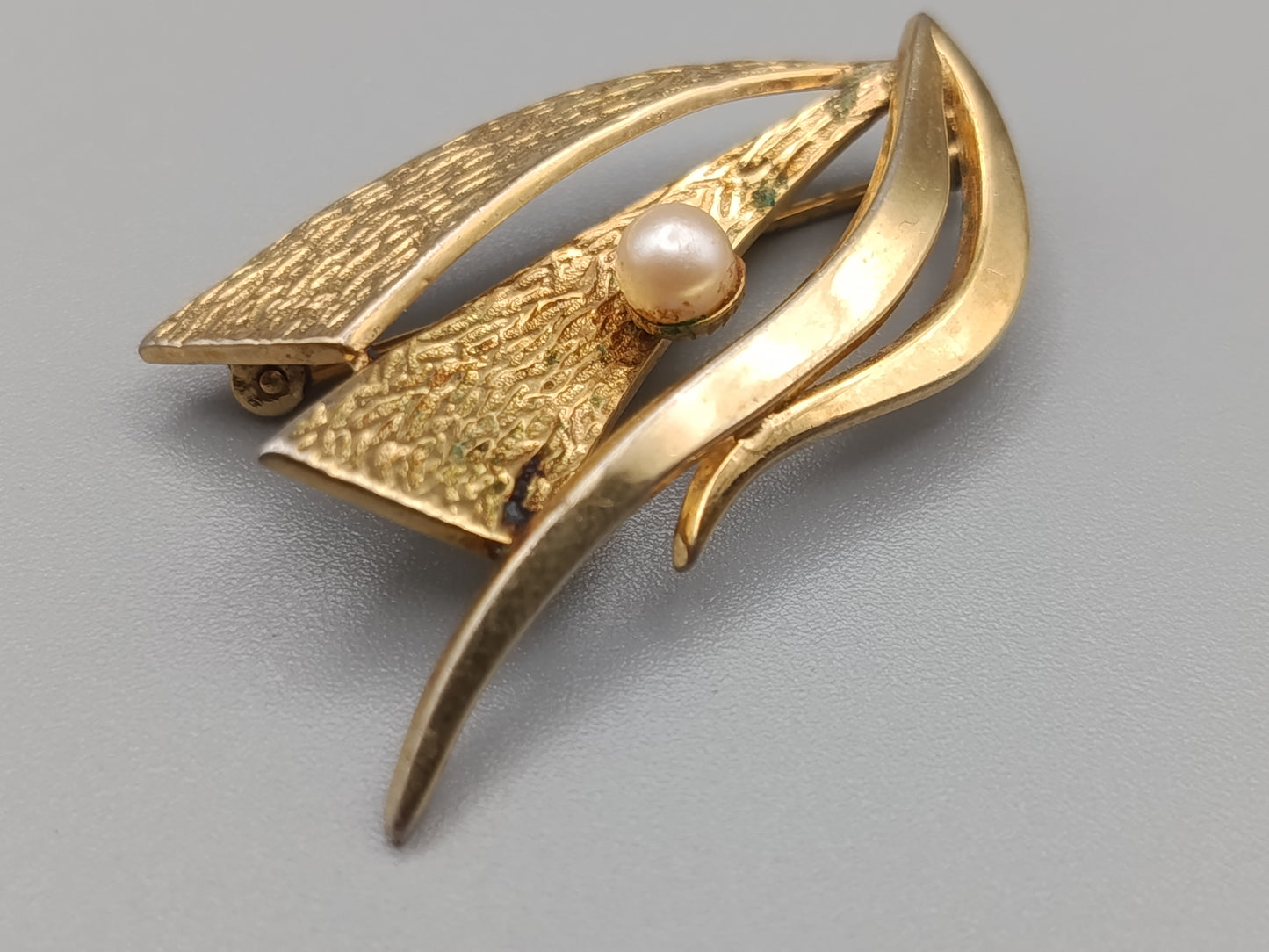 Elegante Vintage Damen Broschein Gold Optik mit Perle