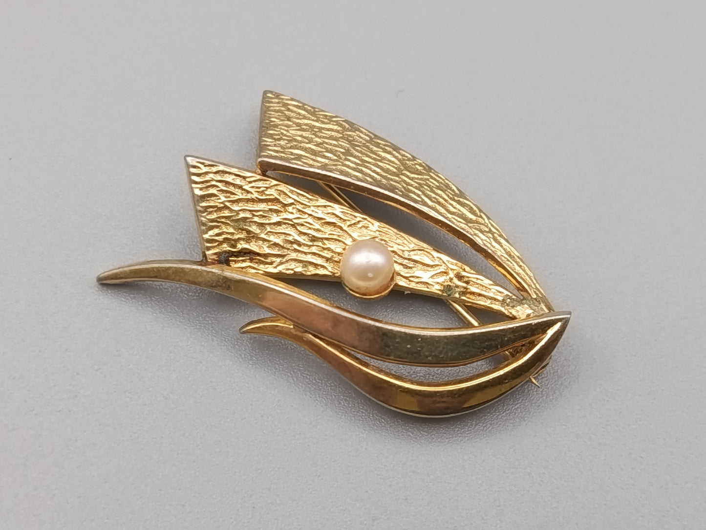 Elegante Vintage Damen Broschein Gold Optik mit Perle