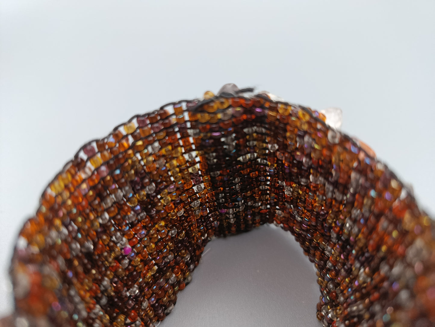 Breites Perlen Damen Armband mit Natursteinen