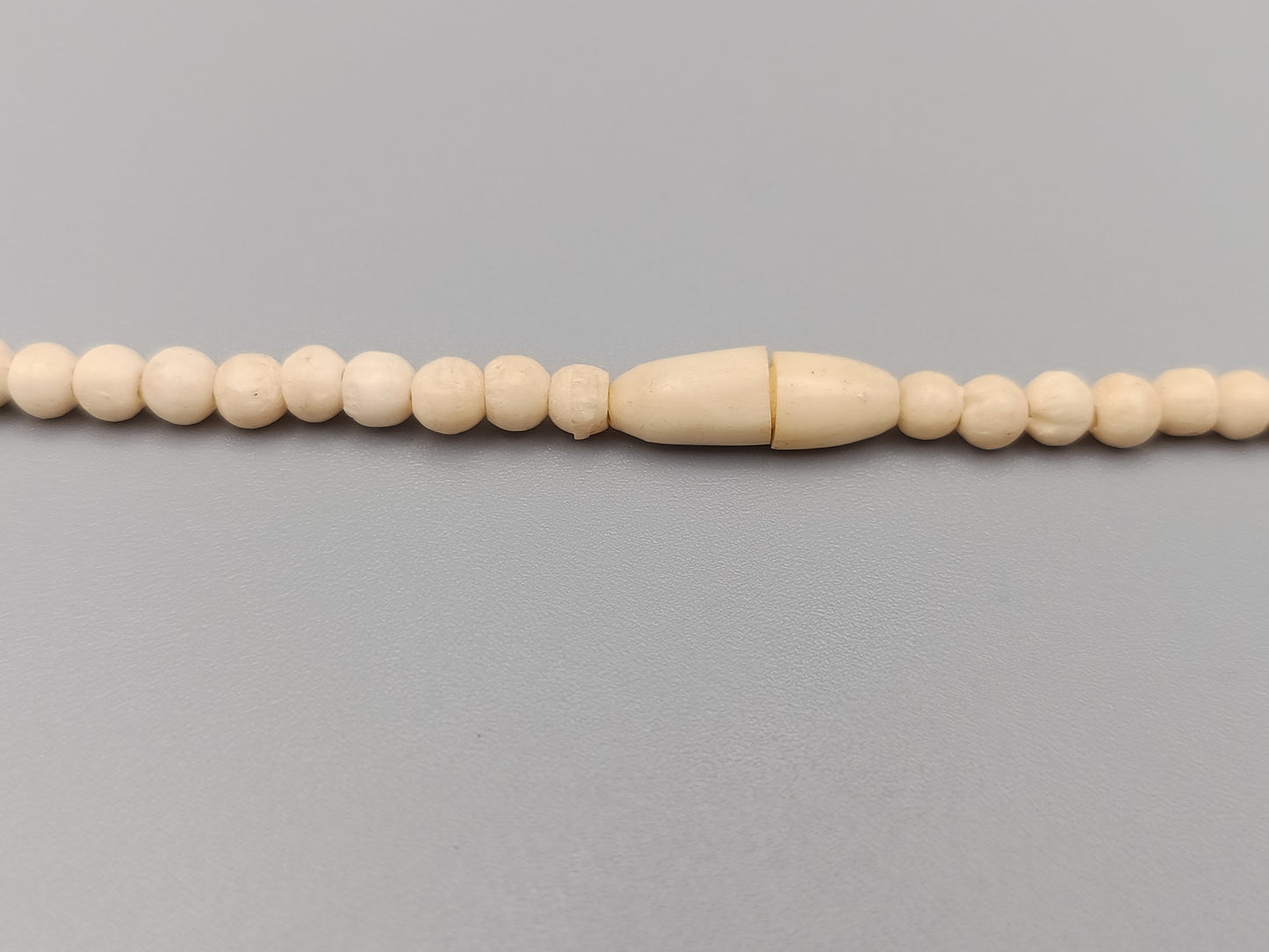 Klassische Elegante Perlenkette im Verlauf