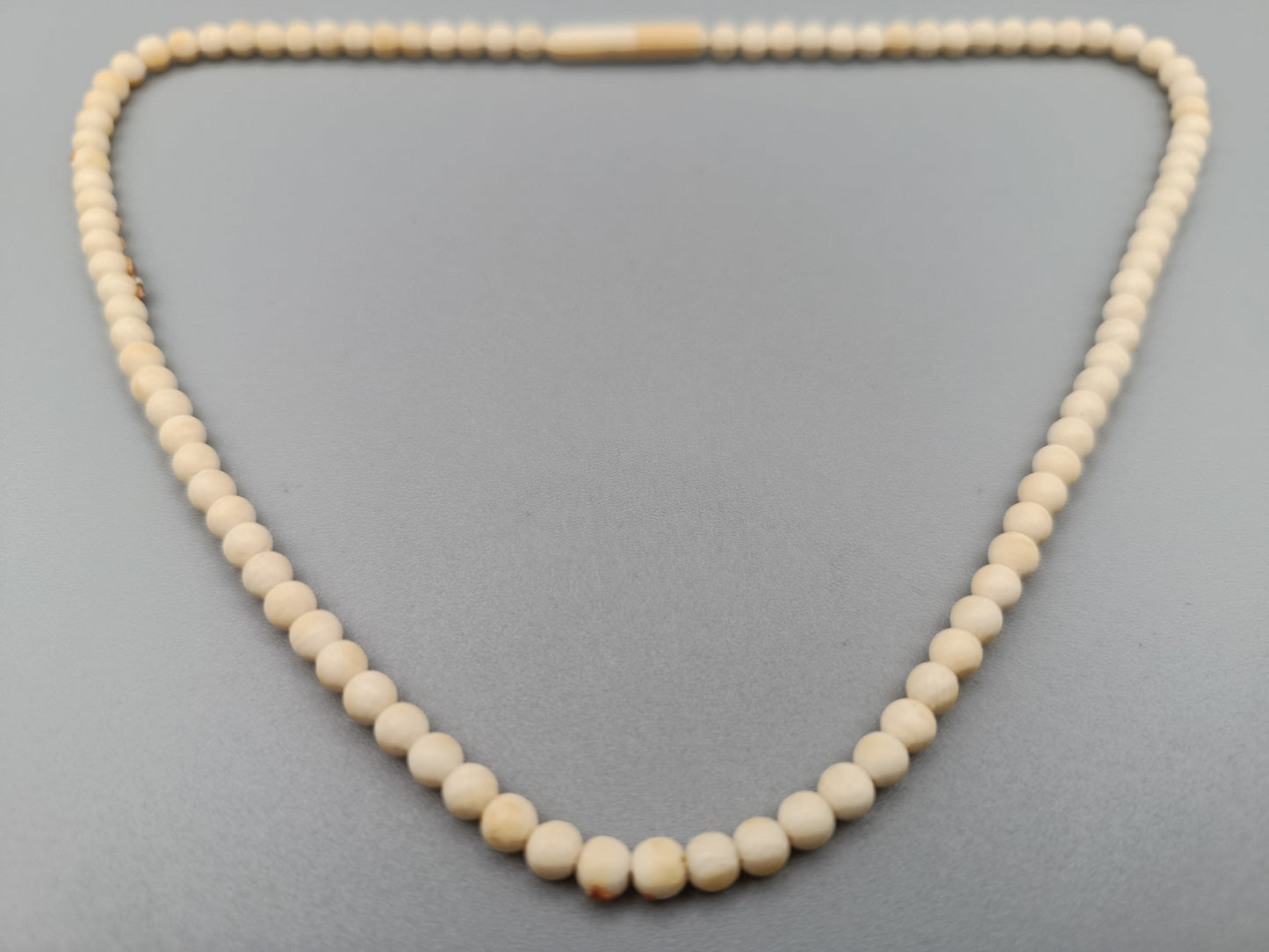 Klassische Perlen Kette aus Vintage Schmuckstück