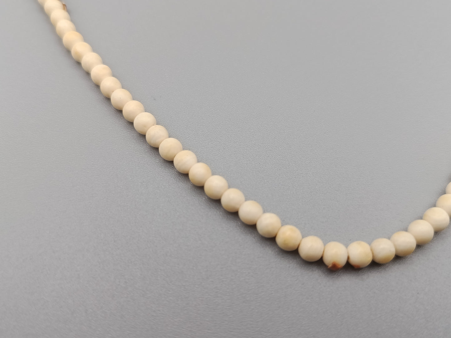 Klassische Perlen Kette aus Vintage Schmuckstück