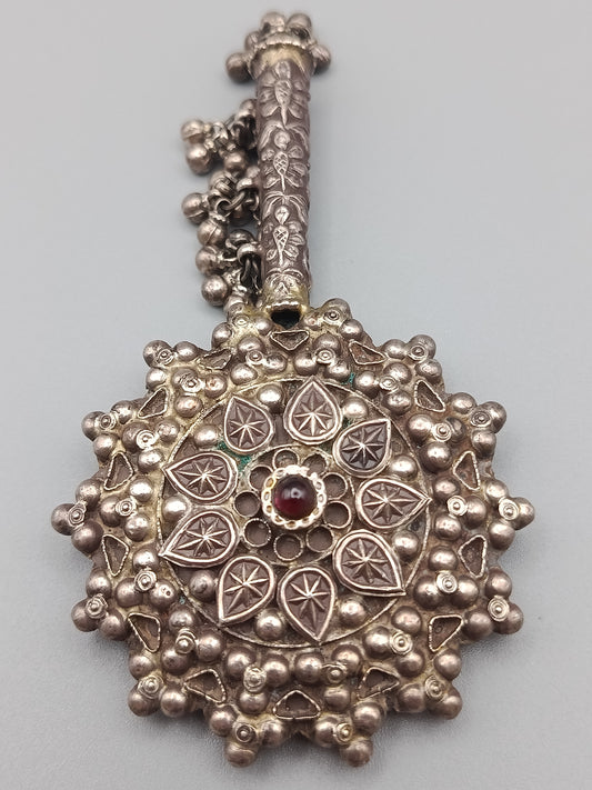 Antiker Handspiegel aus Silber Design mit Steinbesatz