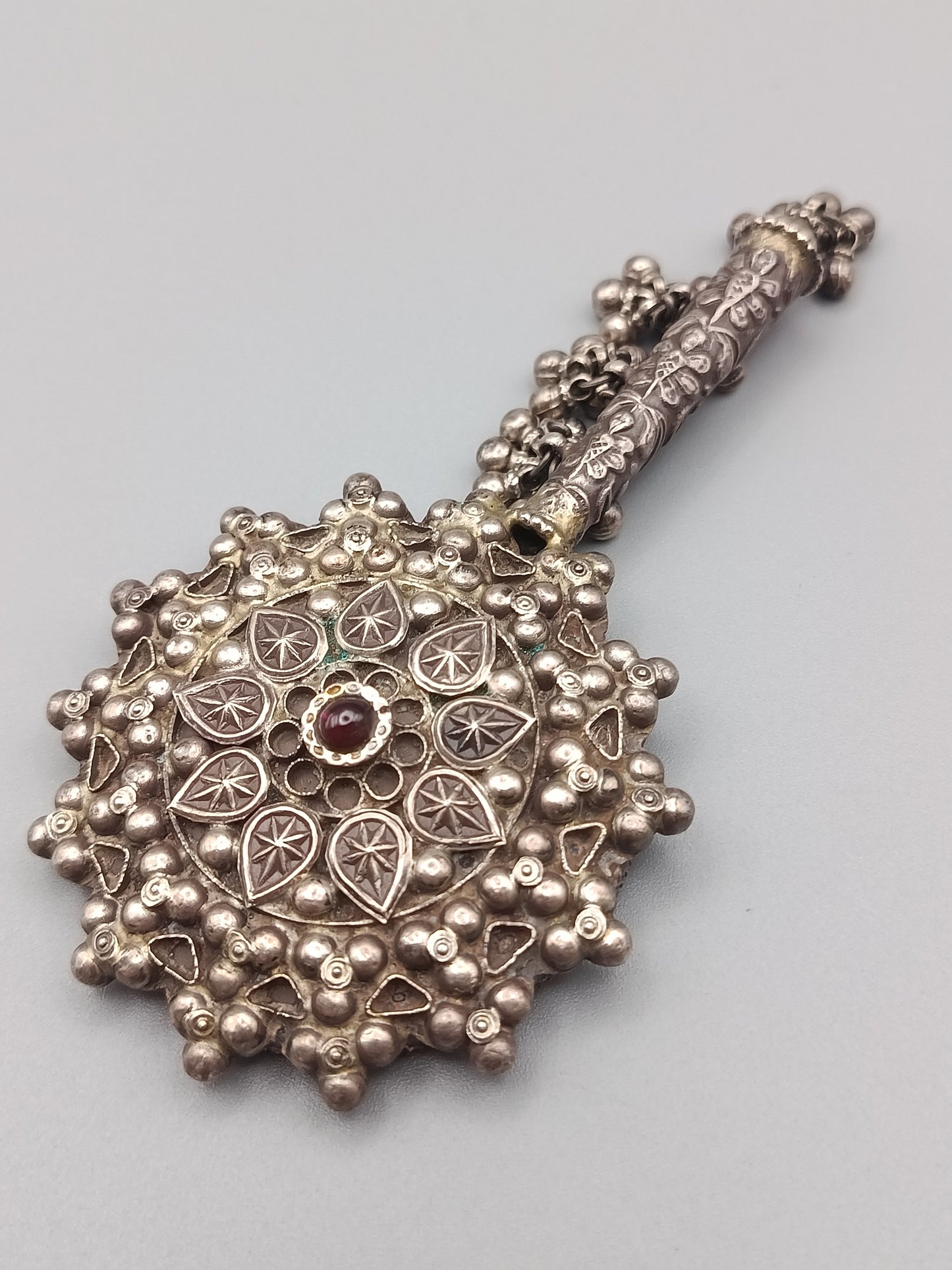 Antiker Handspiegel aus Silber Design mit Steinbesatz
