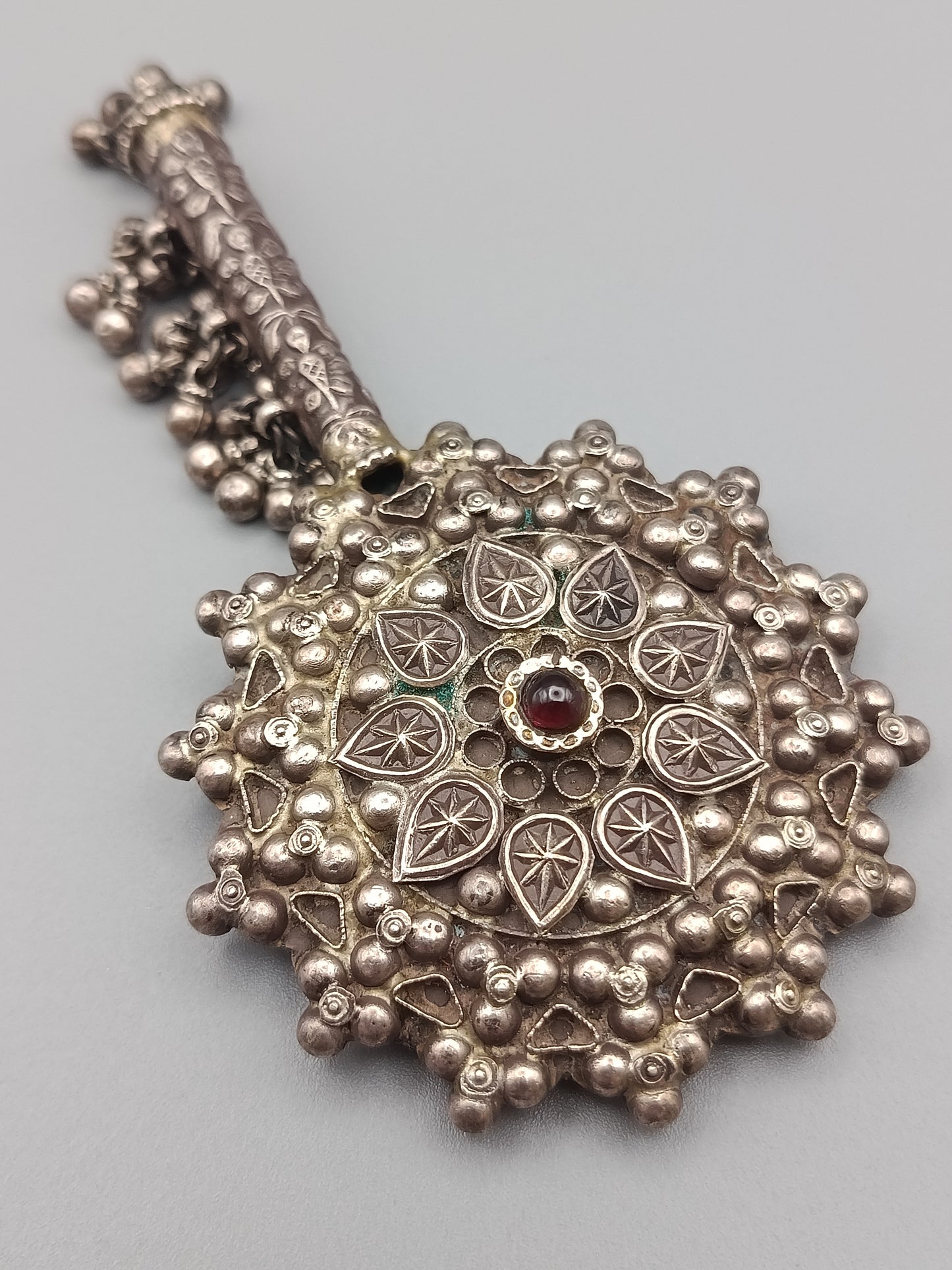 Antiker Handspiegel aus Silber Design mit Steinbesatz