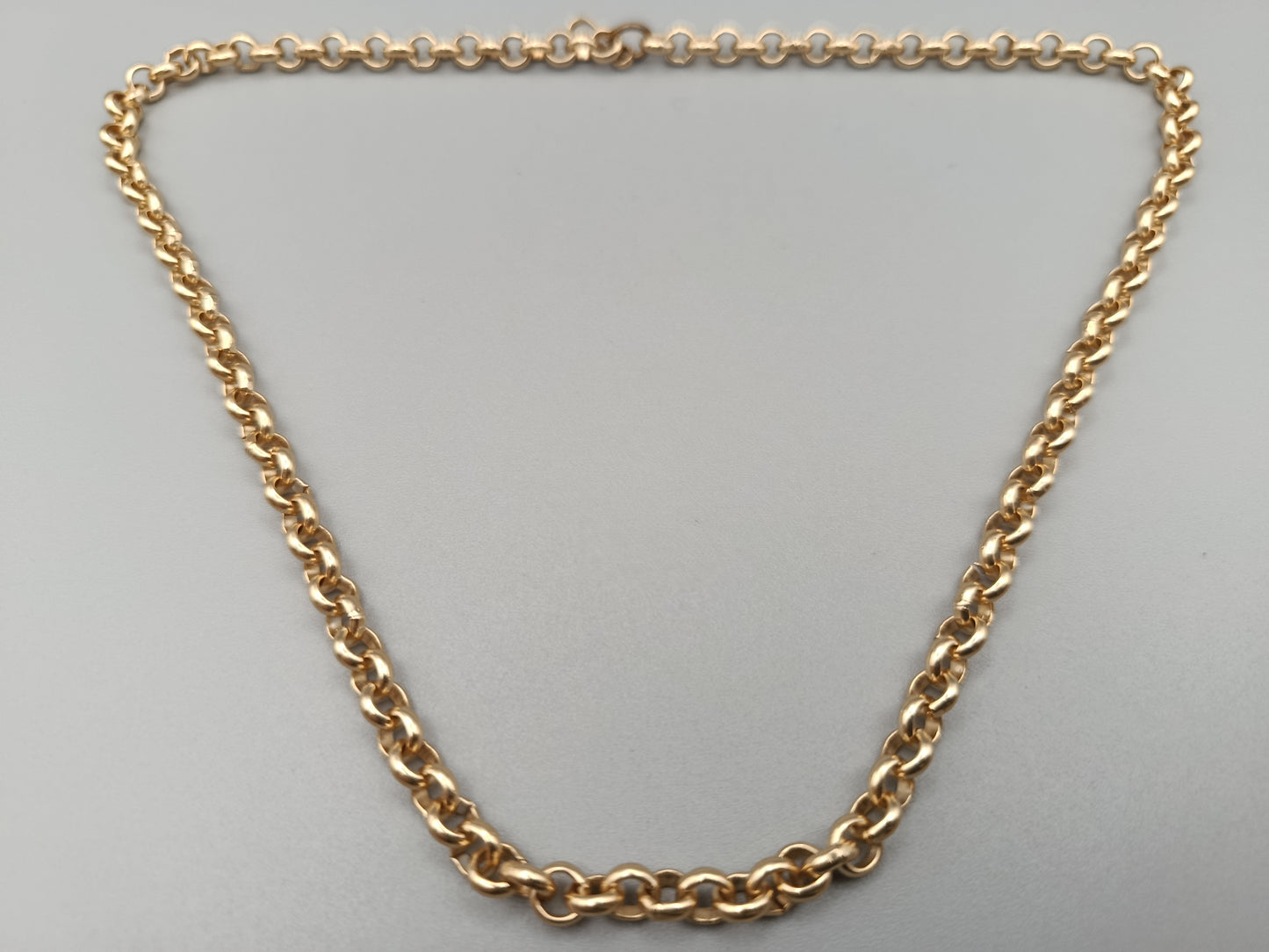 Elegante in Goldoptik Klassische Hals Kette