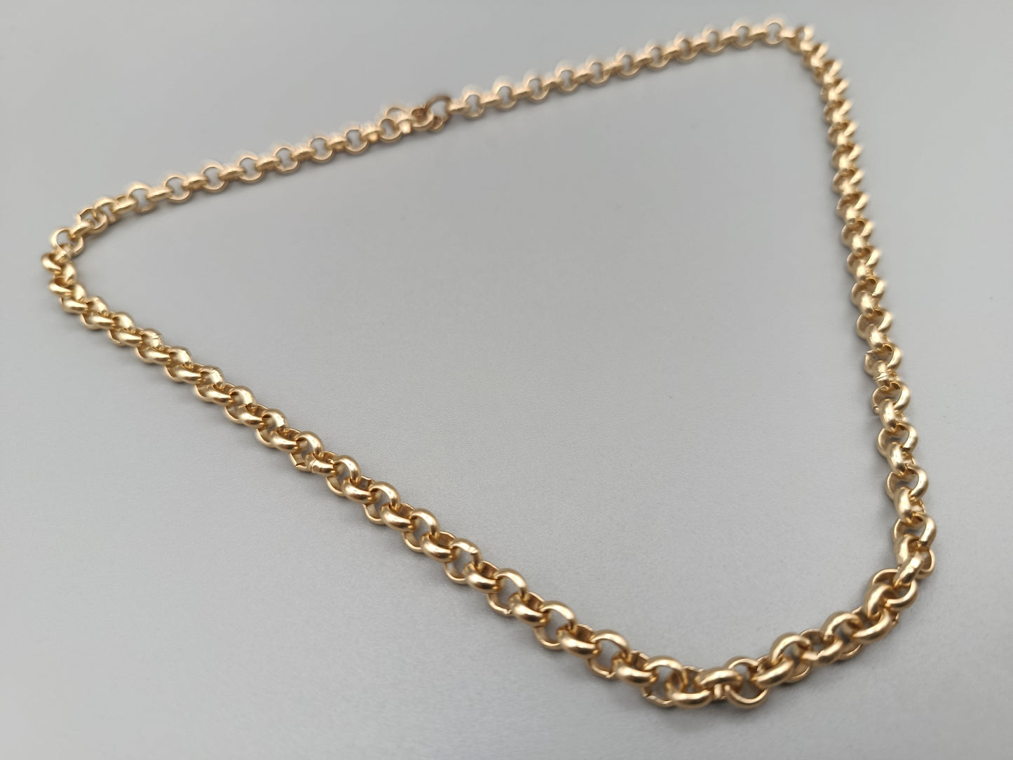 Elegante in Goldoptik Klassische Hals Kette