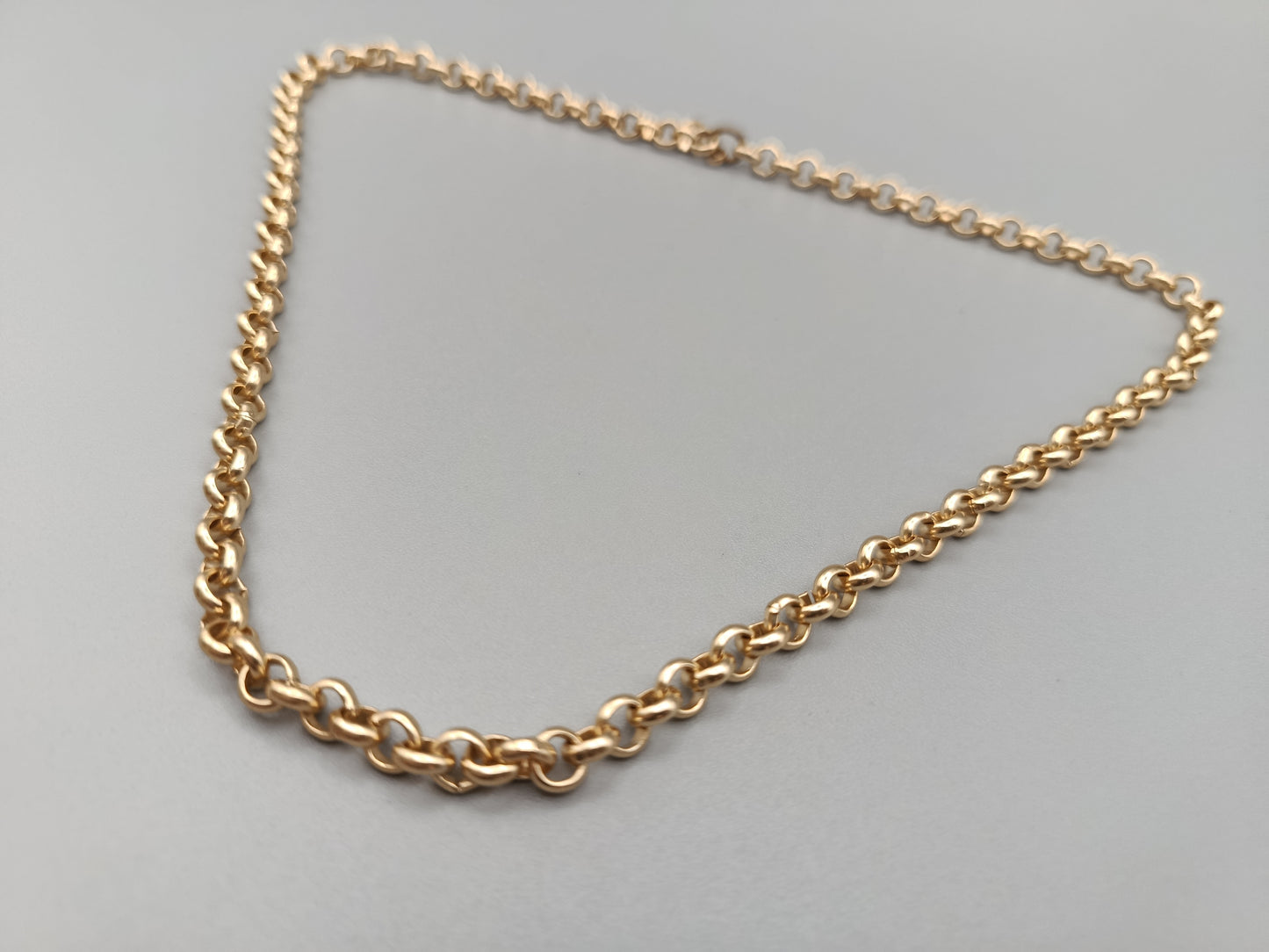 Elegante in Goldoptik Klassische Hals Kette