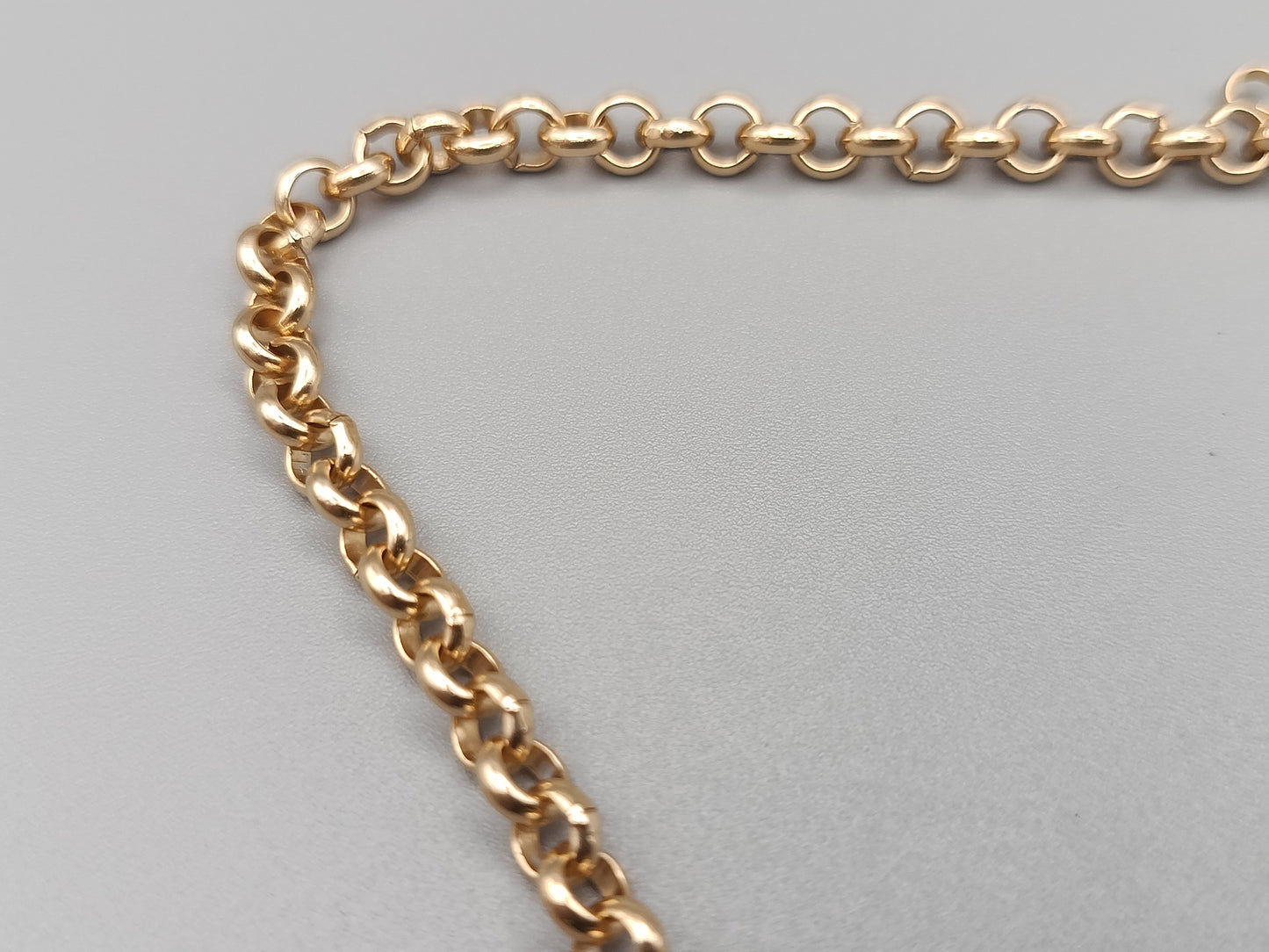 Elegante in Goldoptik Klassische Hals Kette