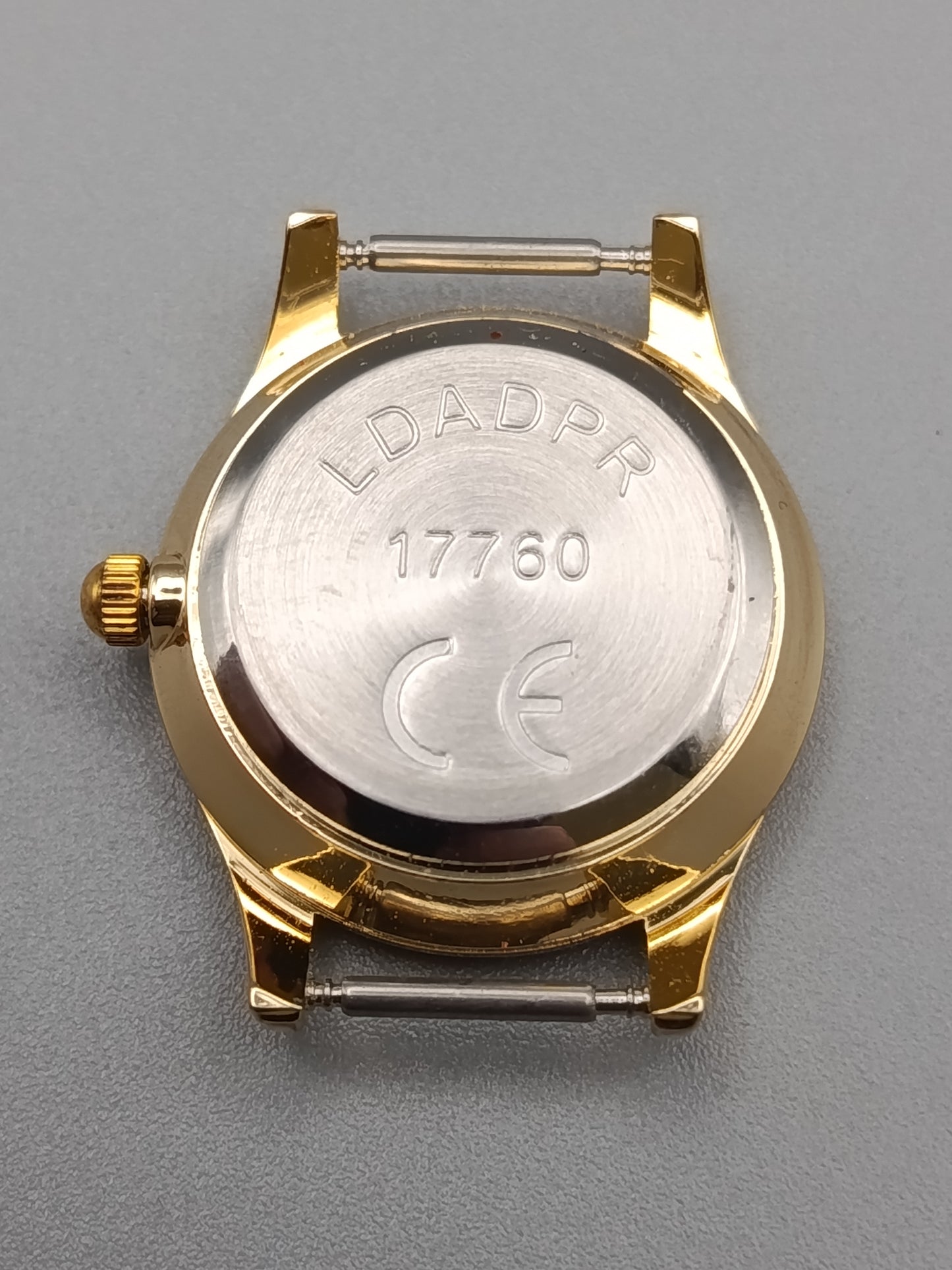 Elegante Damen Uhr in Gold-Optik Klassisch