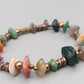 Buntes Steinarmband mit Kupferelementen