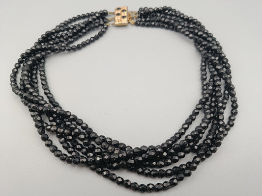 Mehrreihige schwarze Perlenkette Eleganter Schmuck