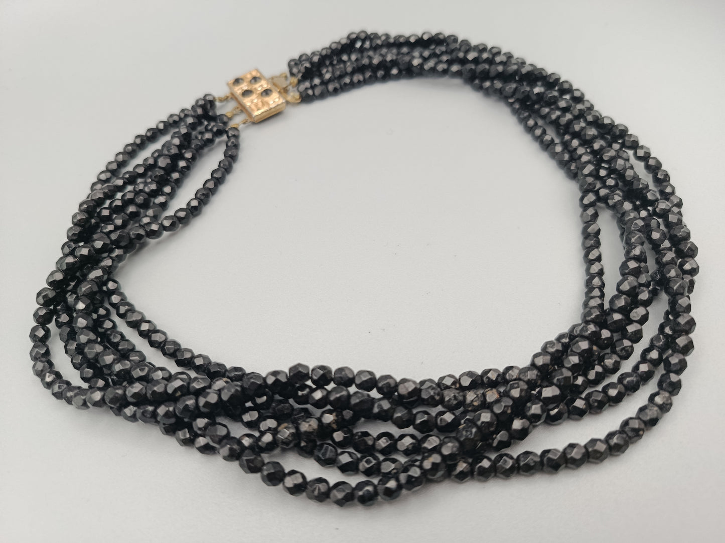 Mehrreihige schwarze Perlenkette Eleganter Schmuck