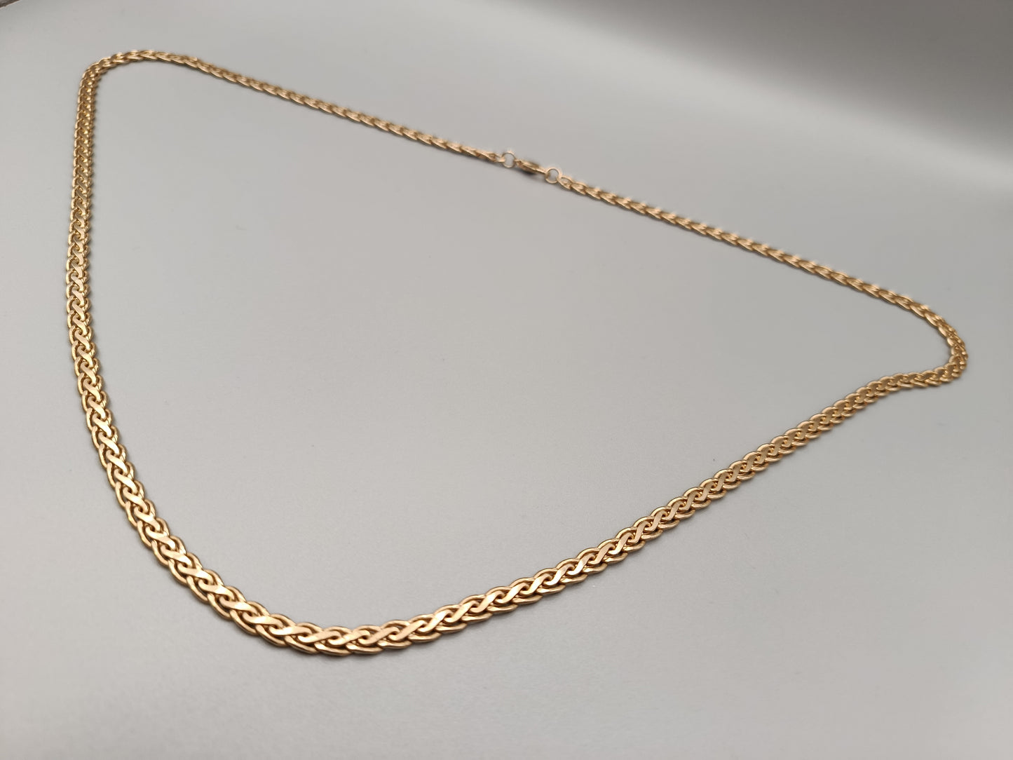 Elegante Damen Kette in Gold-Optik mit Zopfmuster