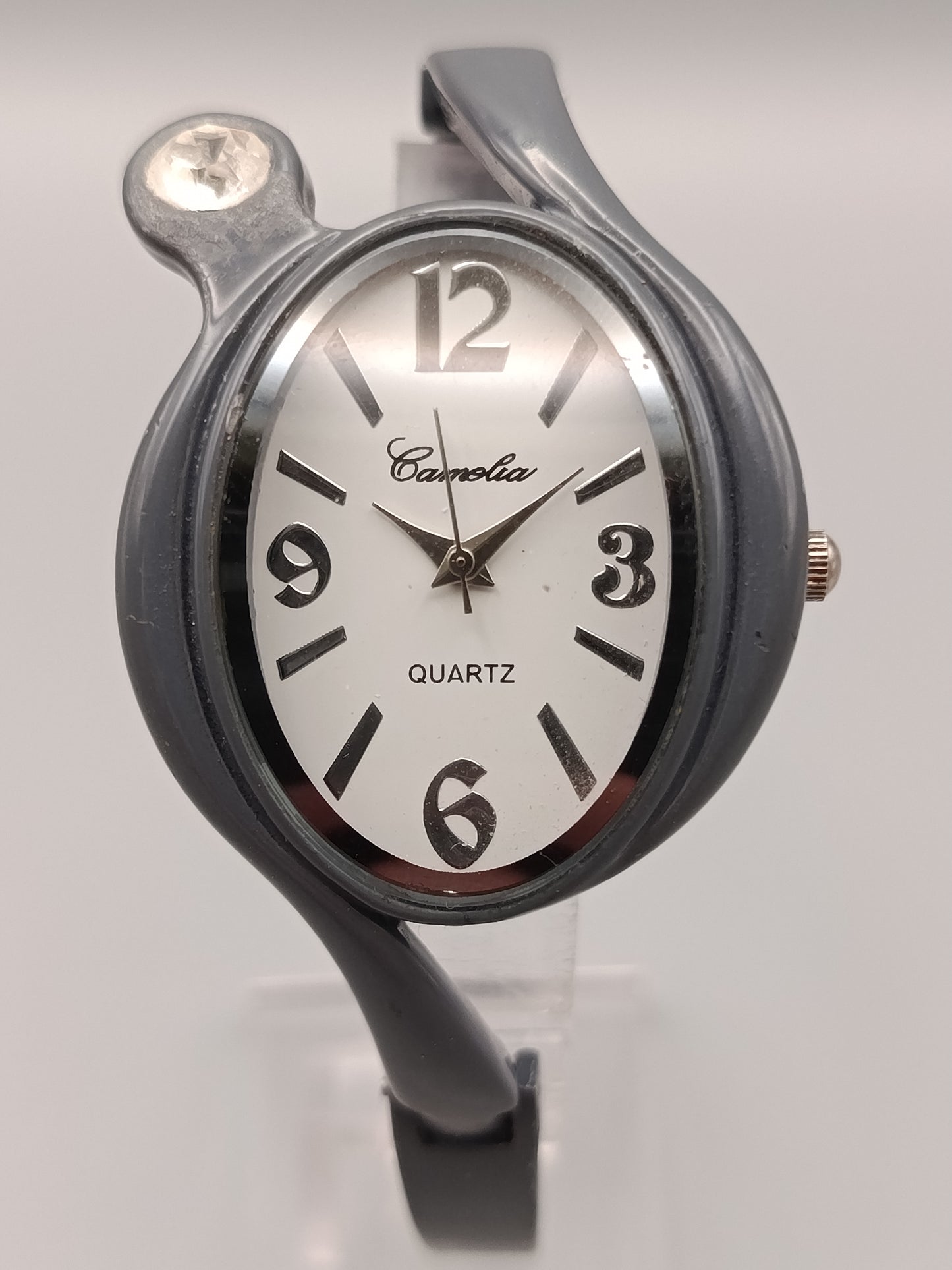 Moderne Camelia Damen Uhr Futuristisches Design