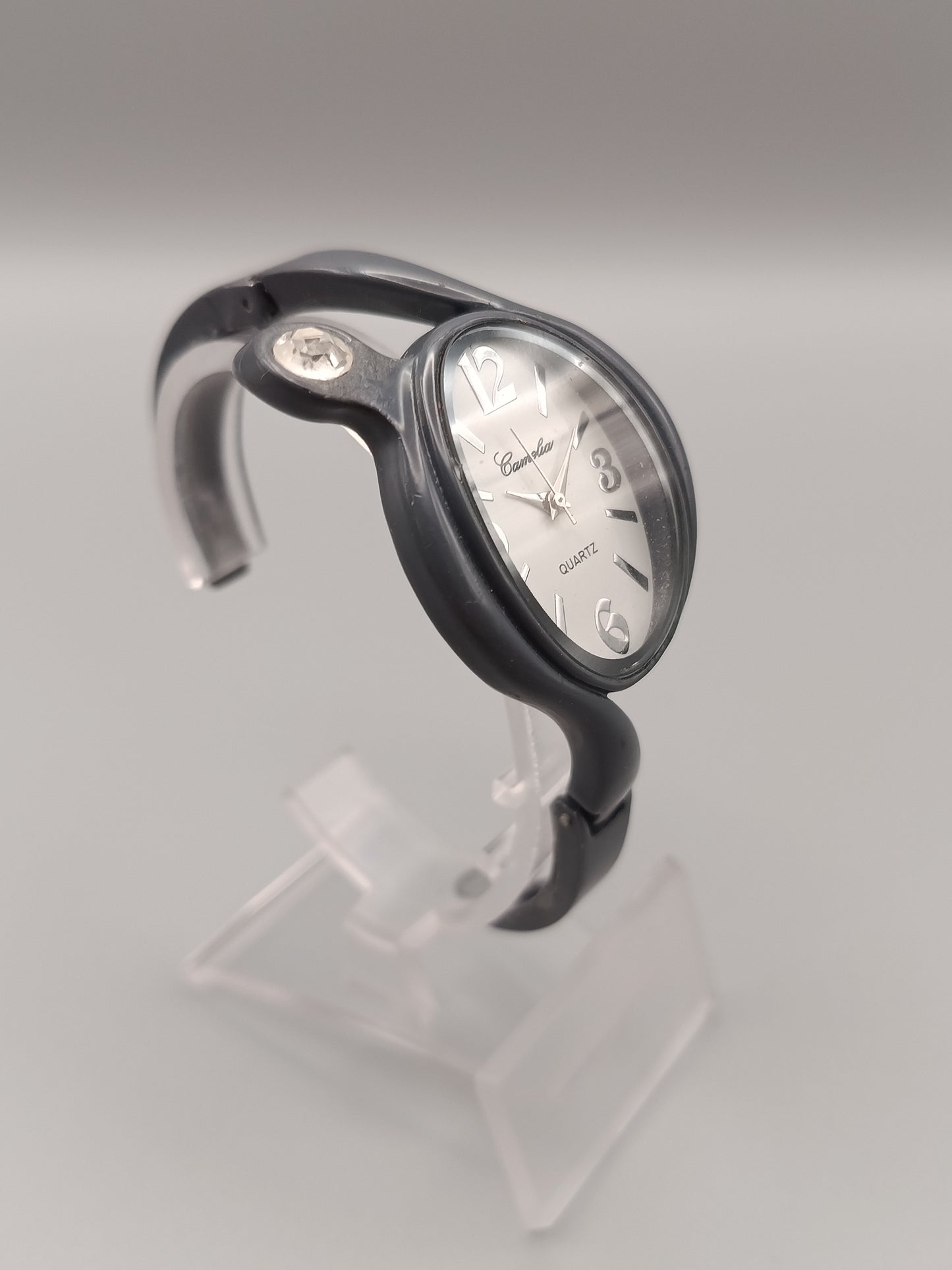 Moderne Camelia Damen Uhr Futuristisches Design