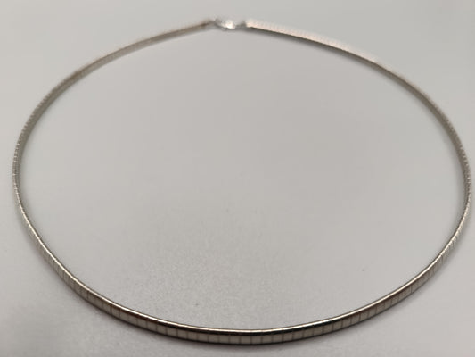 Elegante Damen Kette Design in Silber-Optik