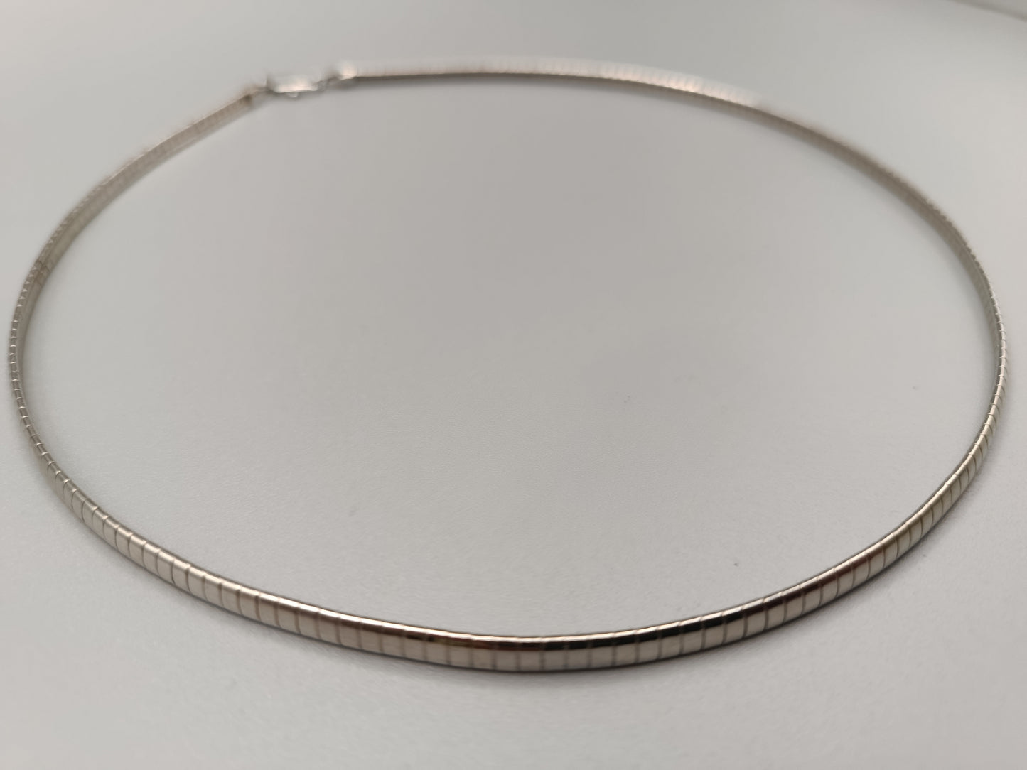Elegante Damen Kette Design in Silber-Optik
