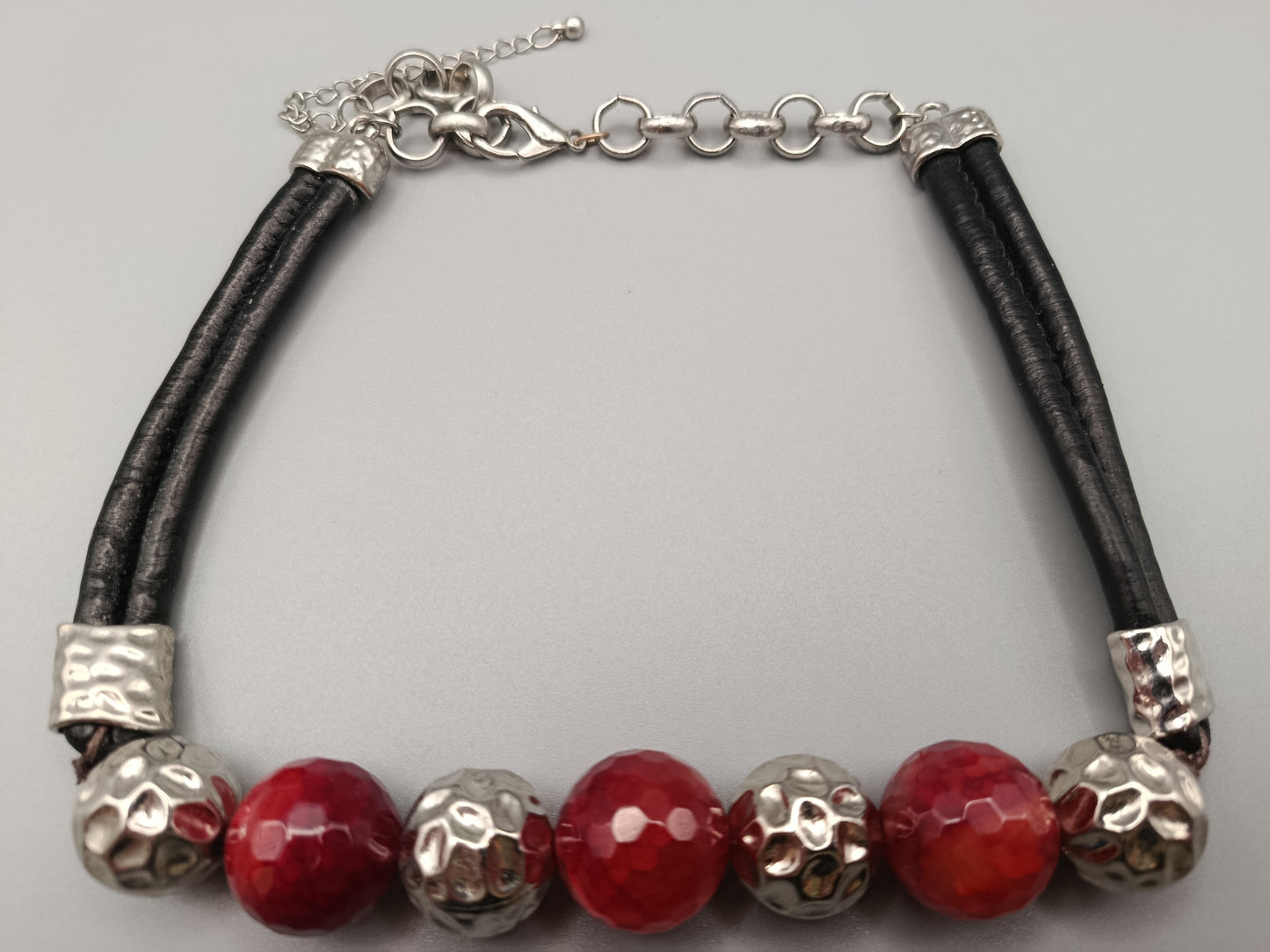 Moderne Damen Kette Rote Statement-Perlen