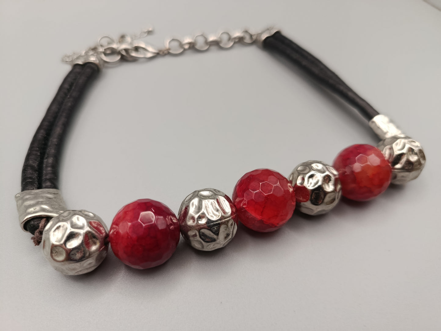 Moderne Damen Kette Rote Statement-Perlen