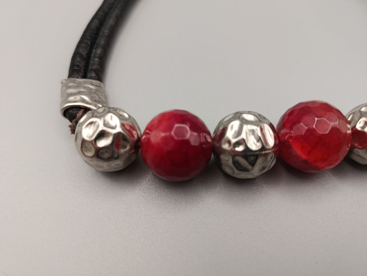 Moderne Damen Kette Rote Statement-Perlen