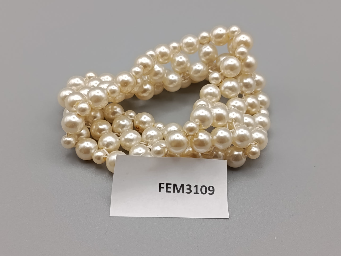 Breites Damen Perlenarmband  Elegantes Design