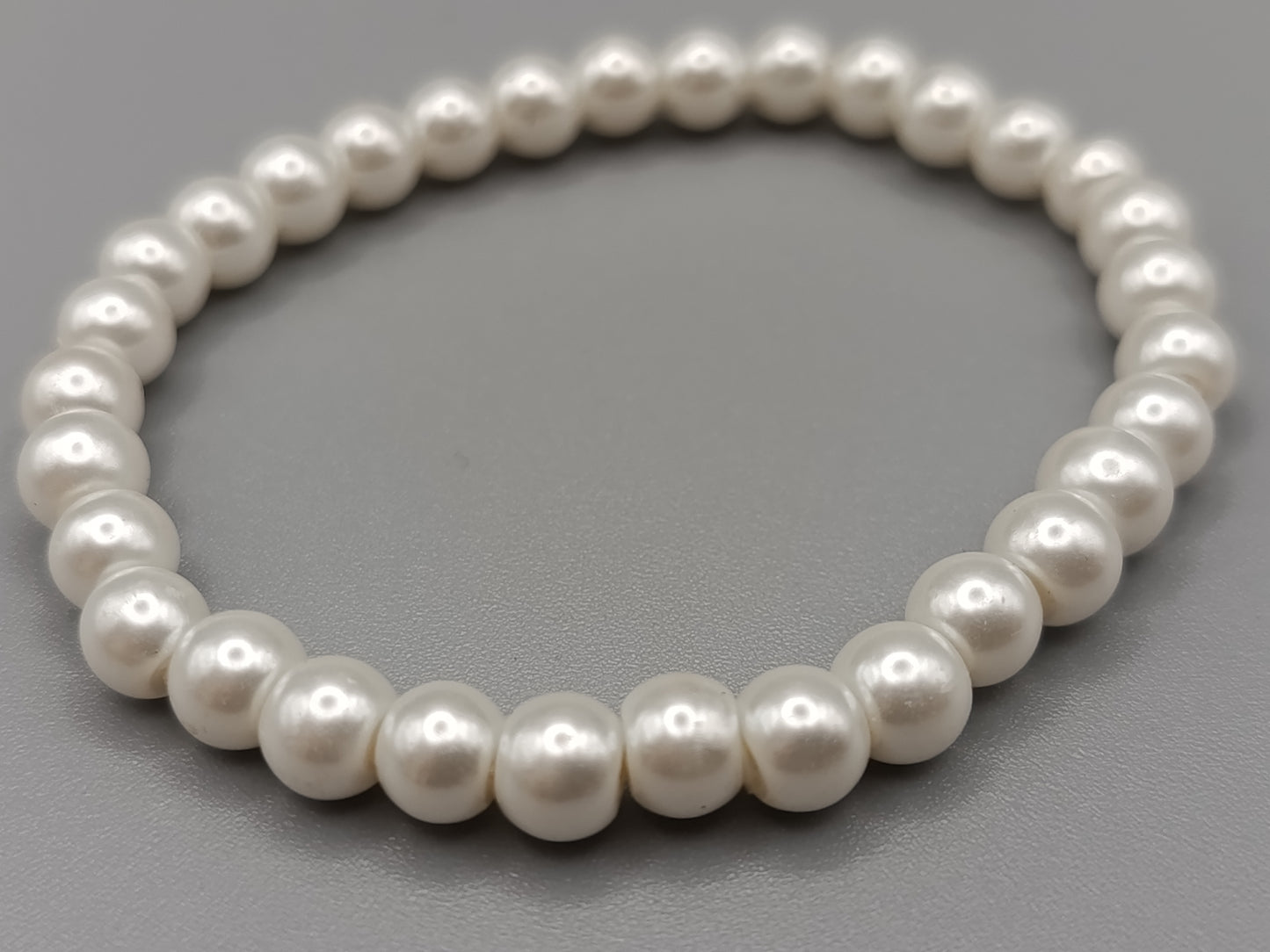 Klassisches Damen Perlenarmband Elegantes Design