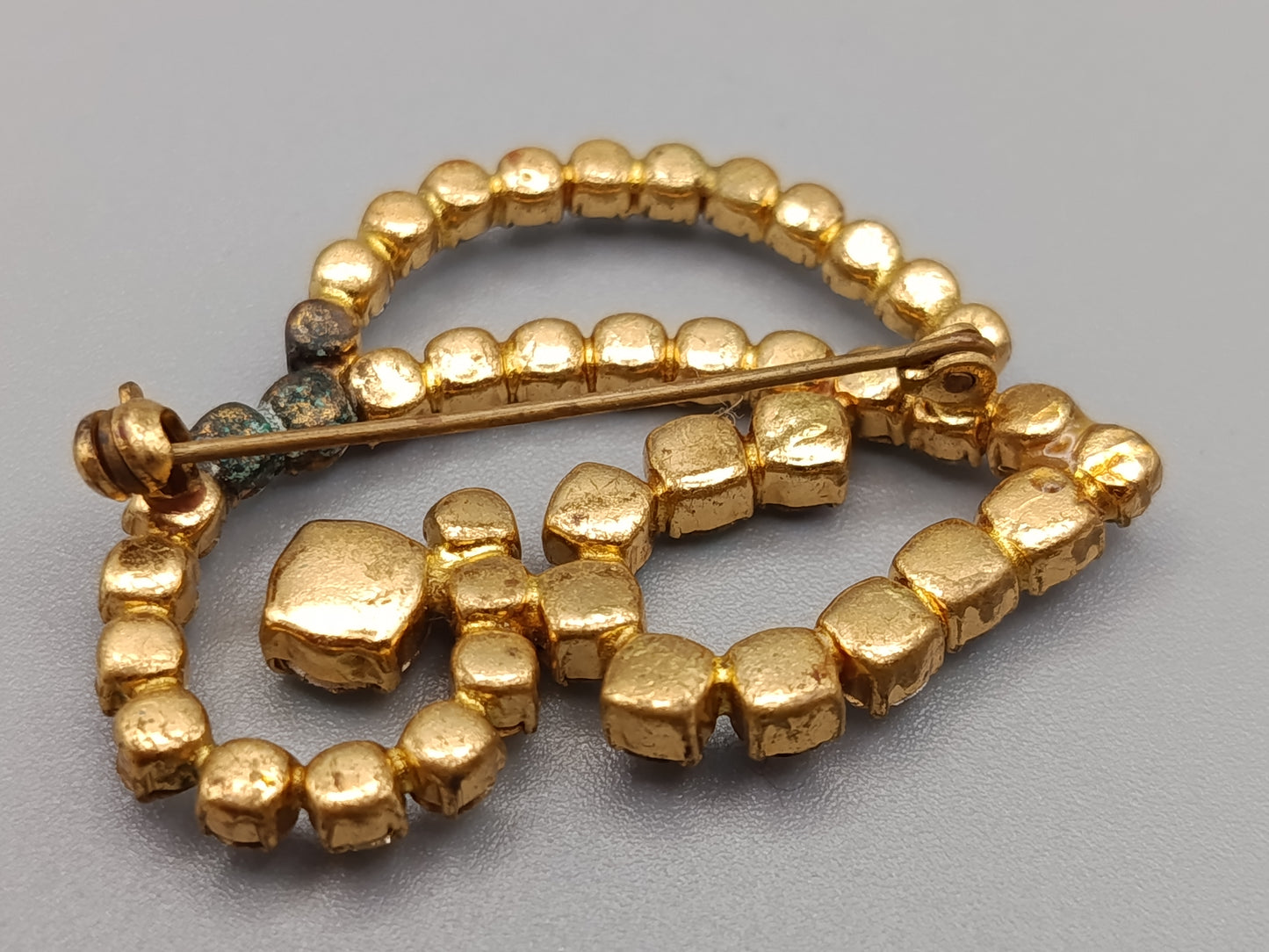 Elegante Strass Brosche in Gold-Optik  Vintage Design