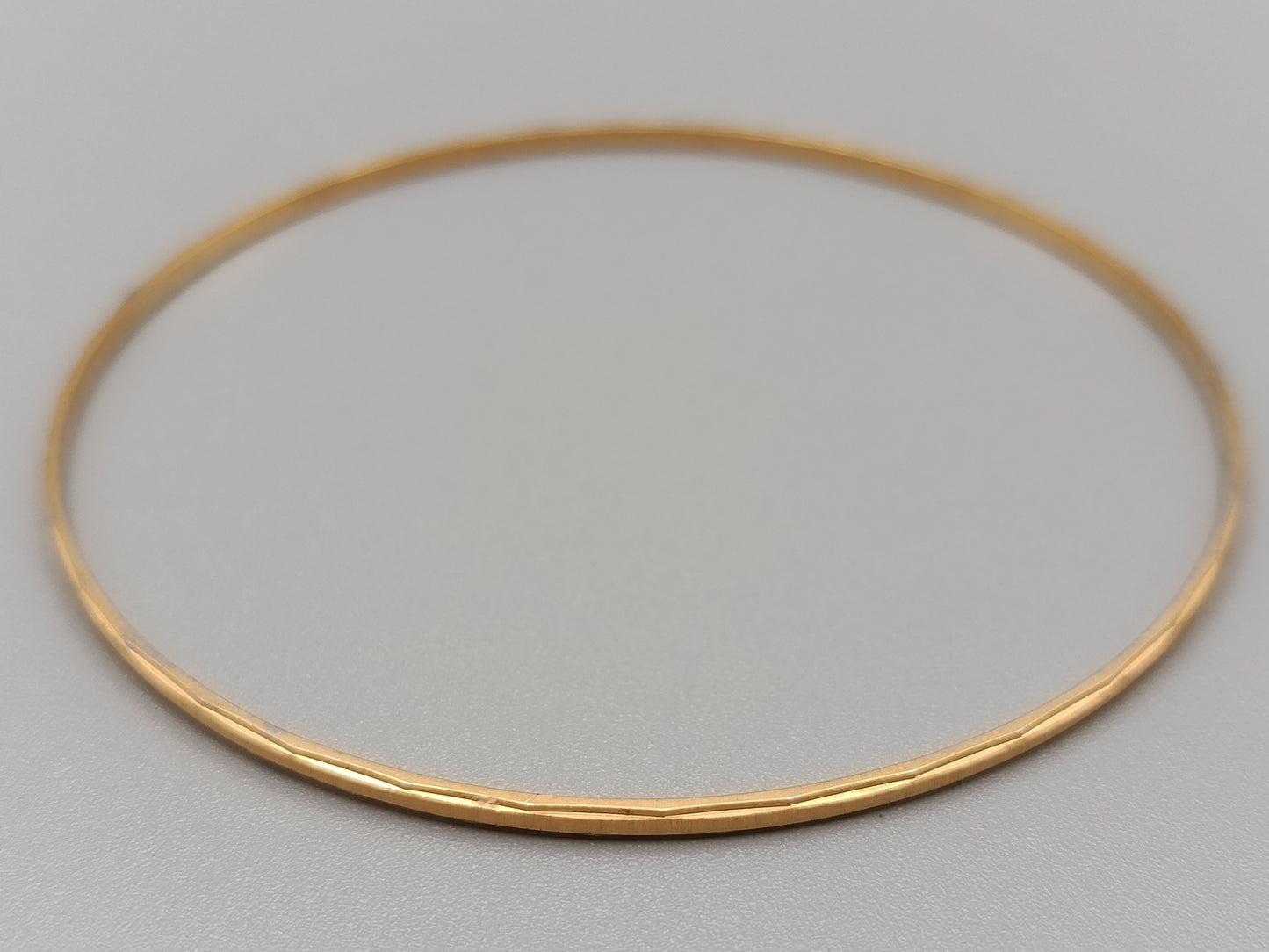 Schlichter Damen Armreif in Gold-Optik Armschmuck