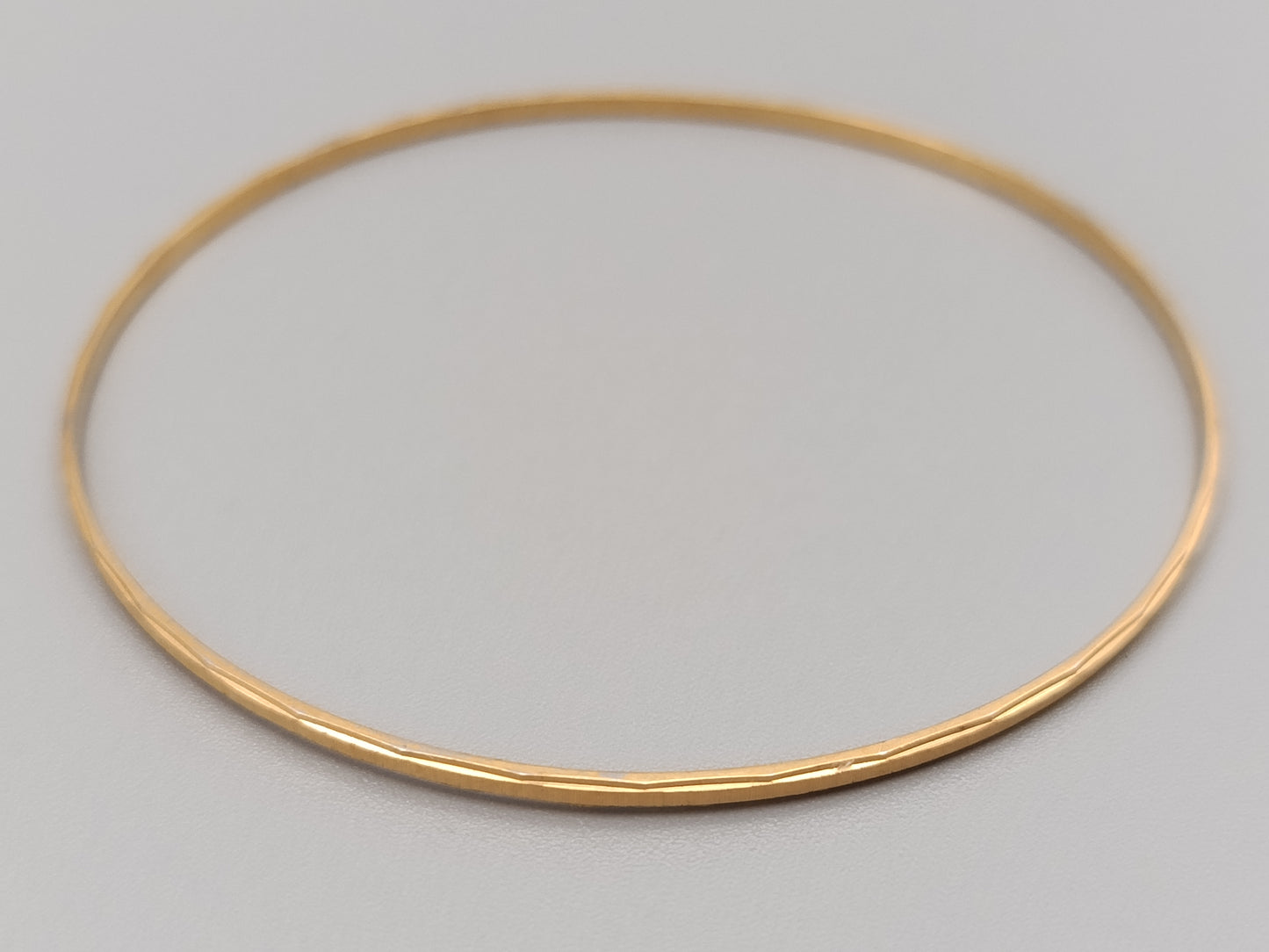 Schlichter Damen Armreif in Gold-Optik Armschmuck